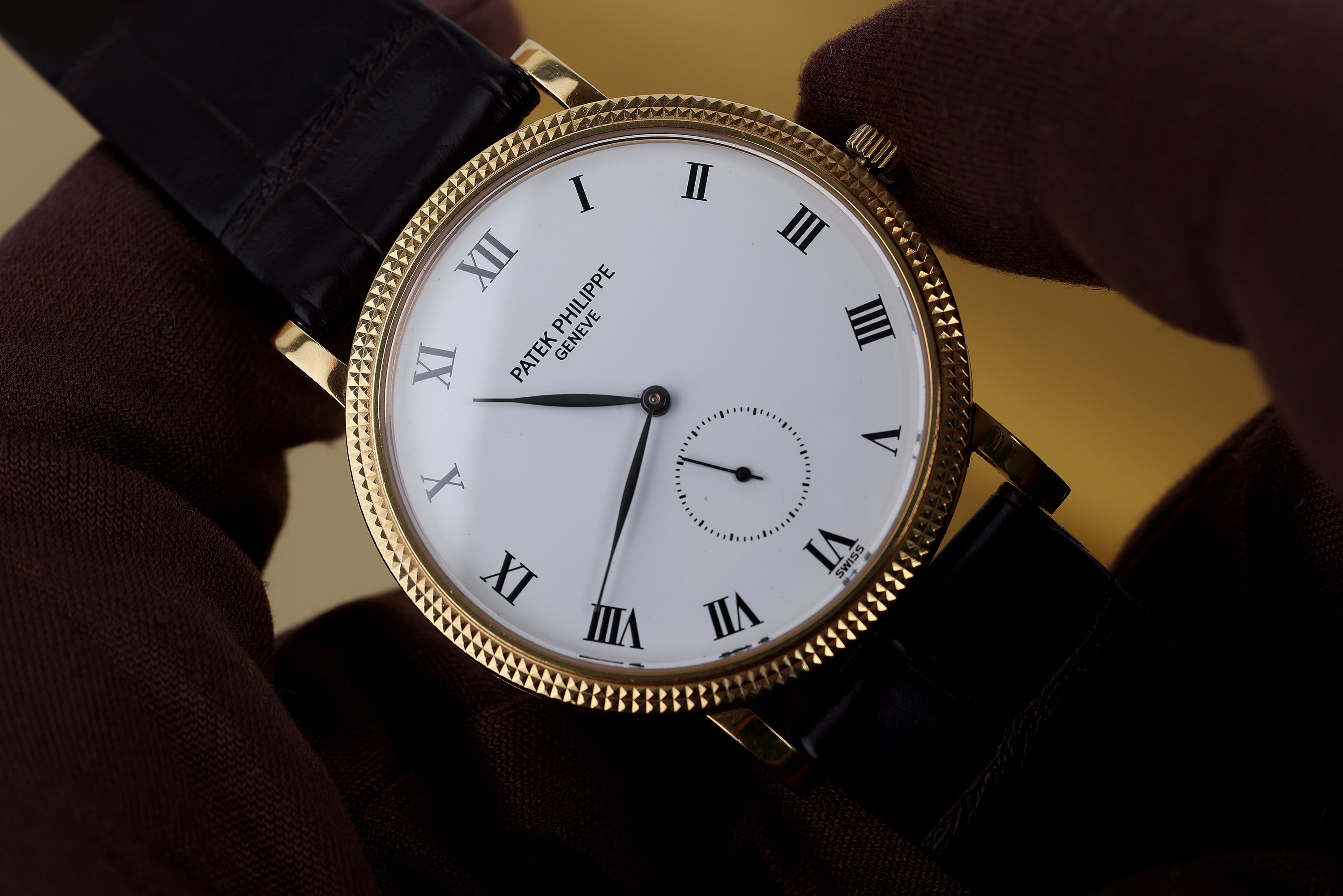 Patek Philippe Calatrava | REF. 3919J | 18k Yellow Gold | Hobnail Bezel | 33mm | 1990s