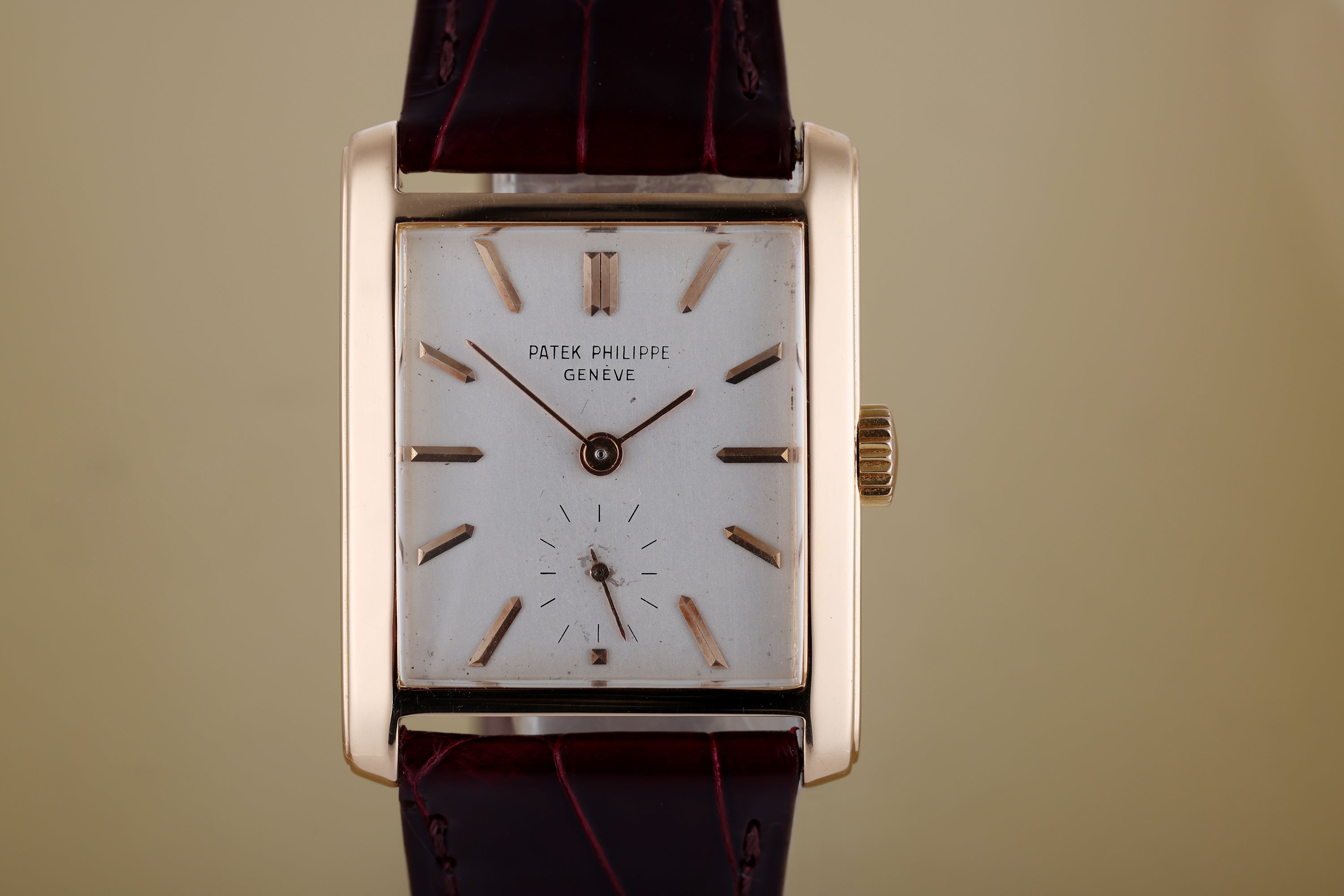 Patek Philippe | REF. 2530/1 | 18k Rose Gold | 27mm | Manual Wind | 1954
