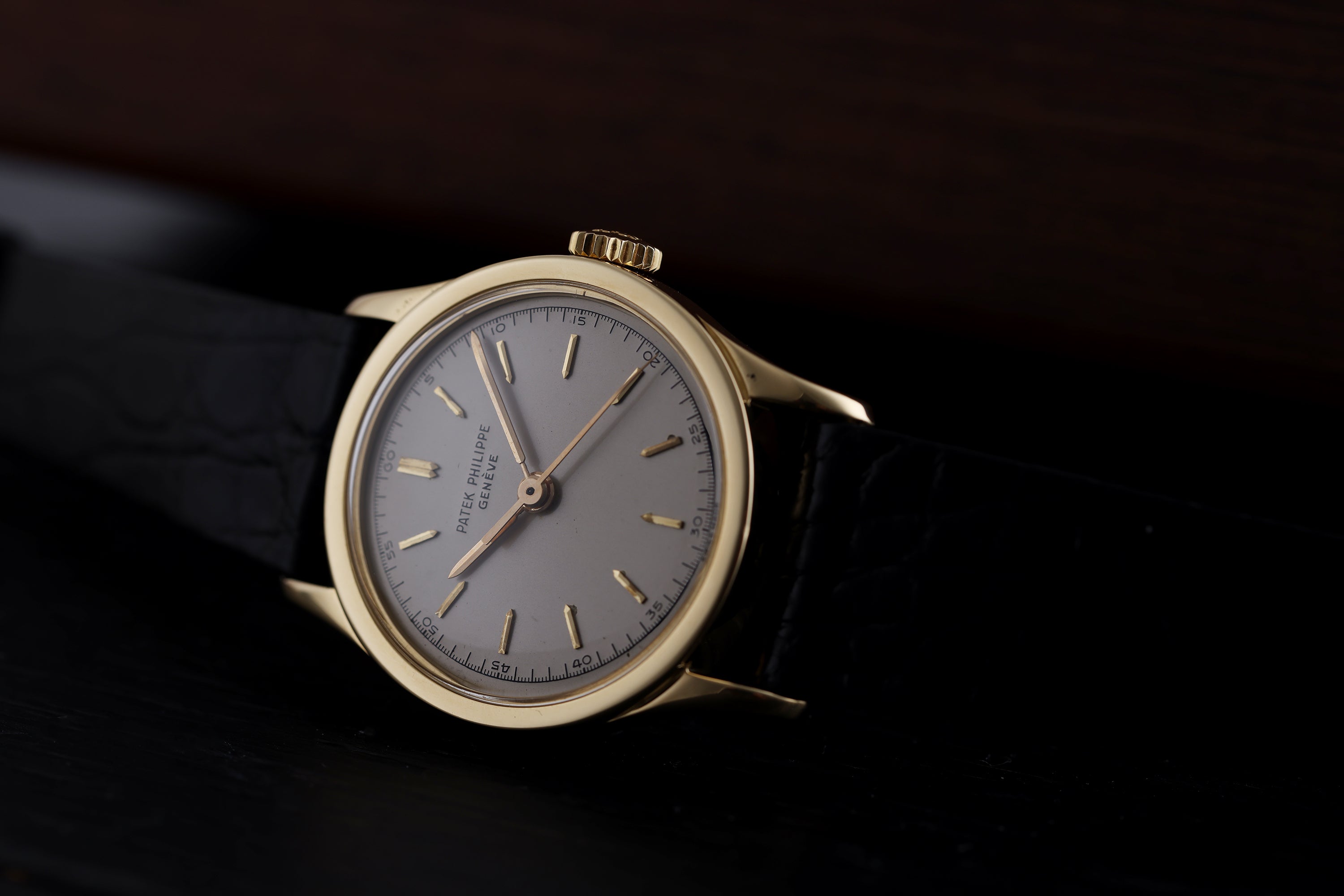 Patek Philippe Calatrava | REF. 2555 | 18k Yellow Gold | 32mm | Manual Wind | 1961