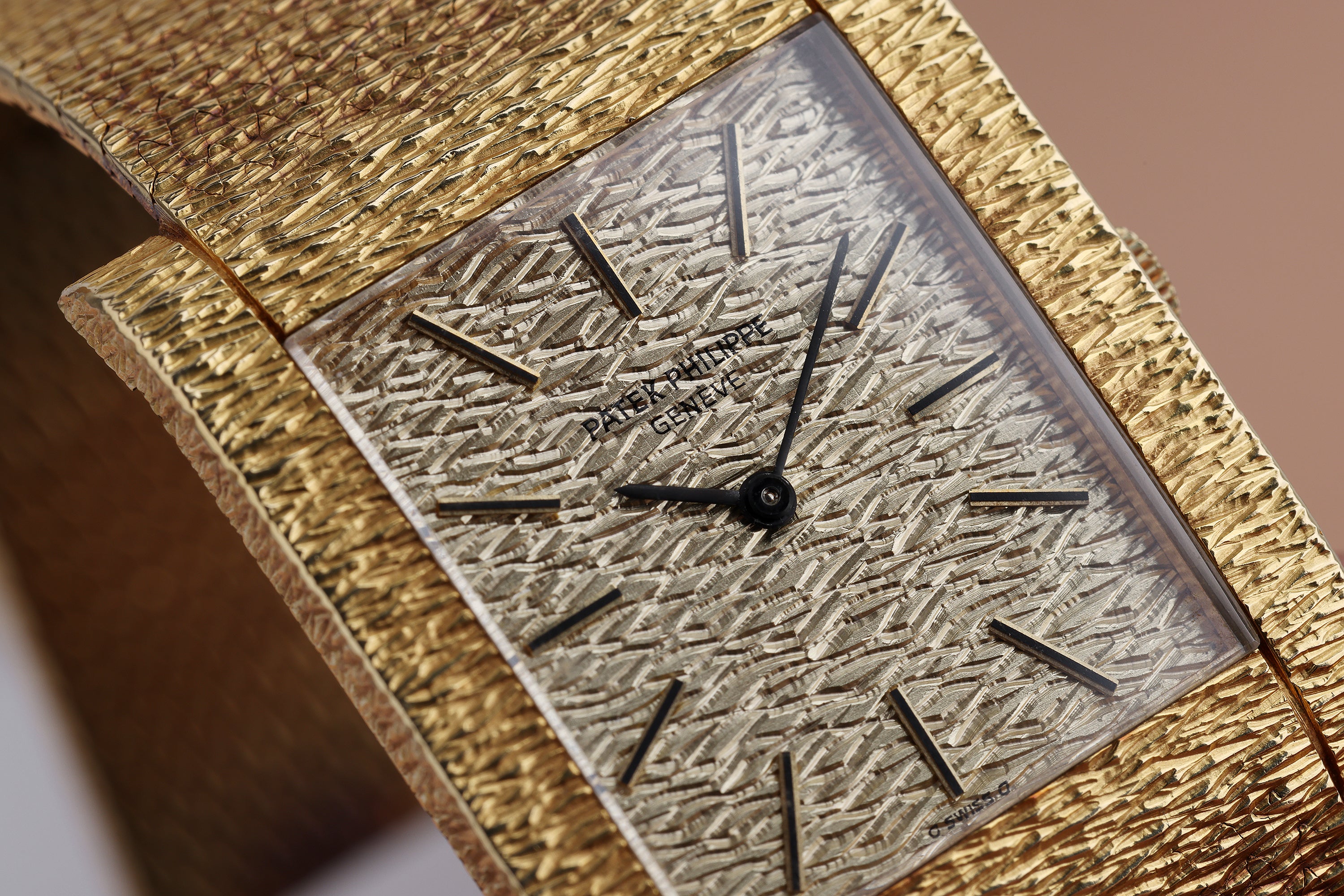 Patek Philippe 1970's Vintage Gondolo | REF. 3553/1 | Bark Finish | 18k Yellow Gold | 26mm | Manual Wind
