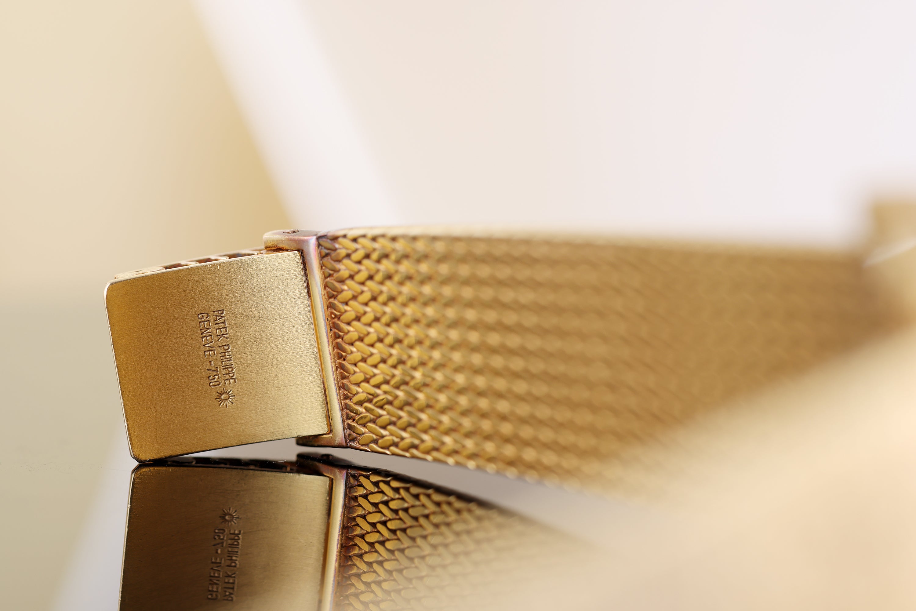 Patek Philippe 1970's Vintage Gondolo | REF. 3553/1 | Bark Finish | 18k Yellow Gold | 26mm | Manual Wind