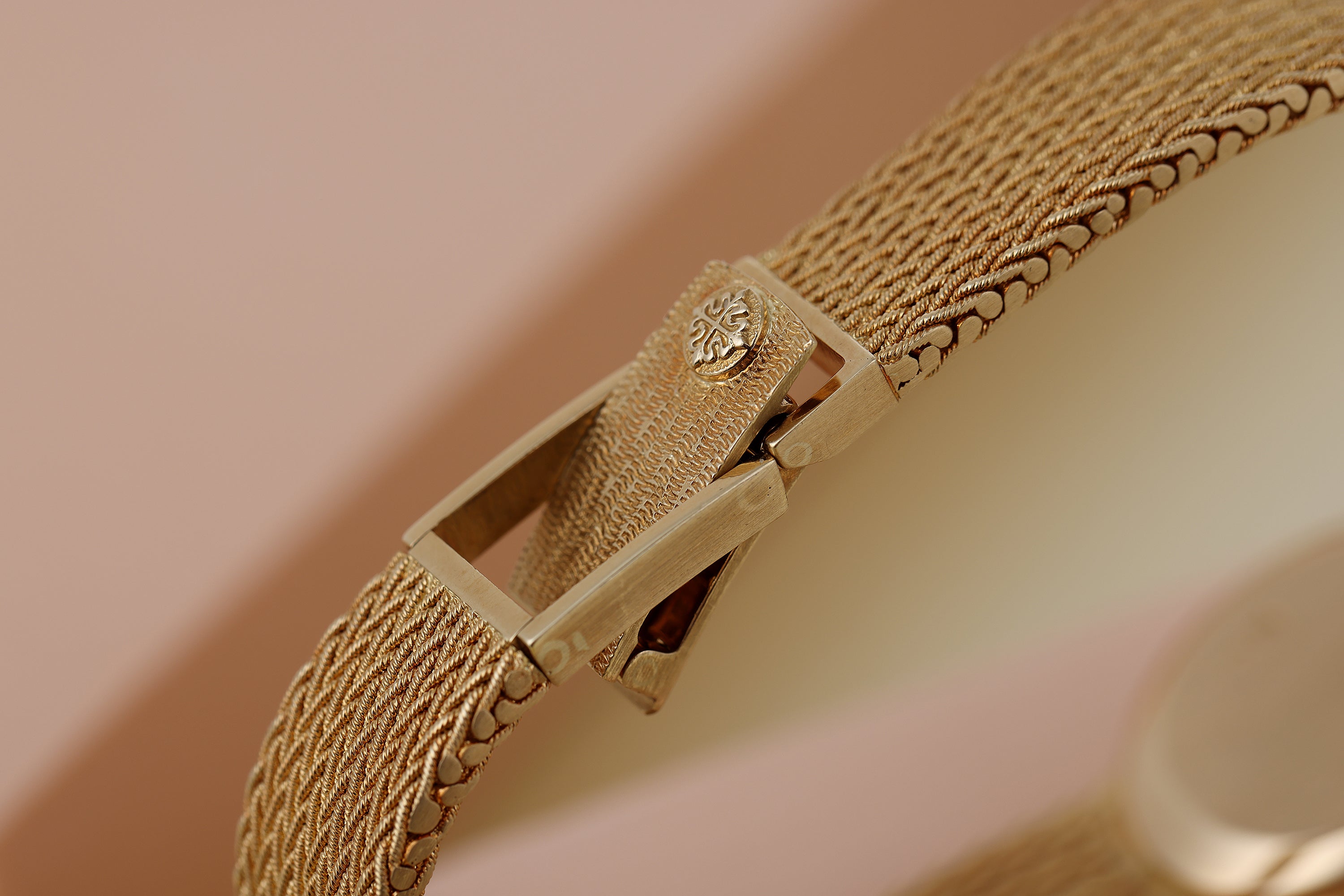 Patek Philippe 1980's Ladies Watch | REF. 4506/1 | Oval Diamond Dial & Bezel | 21mm | 18k Yellow Gold
