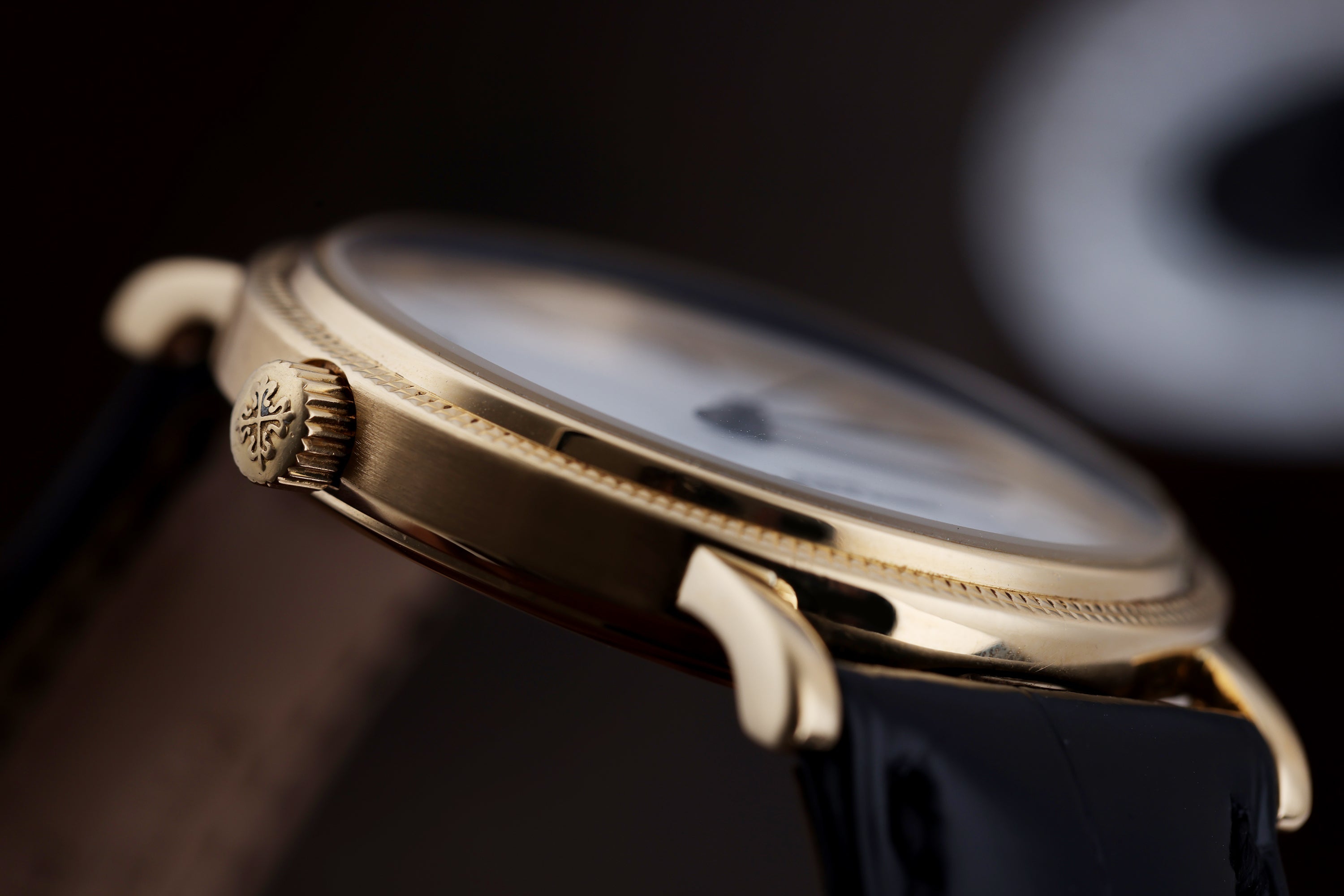Patek Philippe Calatrava | REF. 3802/200 | Automatic | 18k Yellow Gold | 33mm
