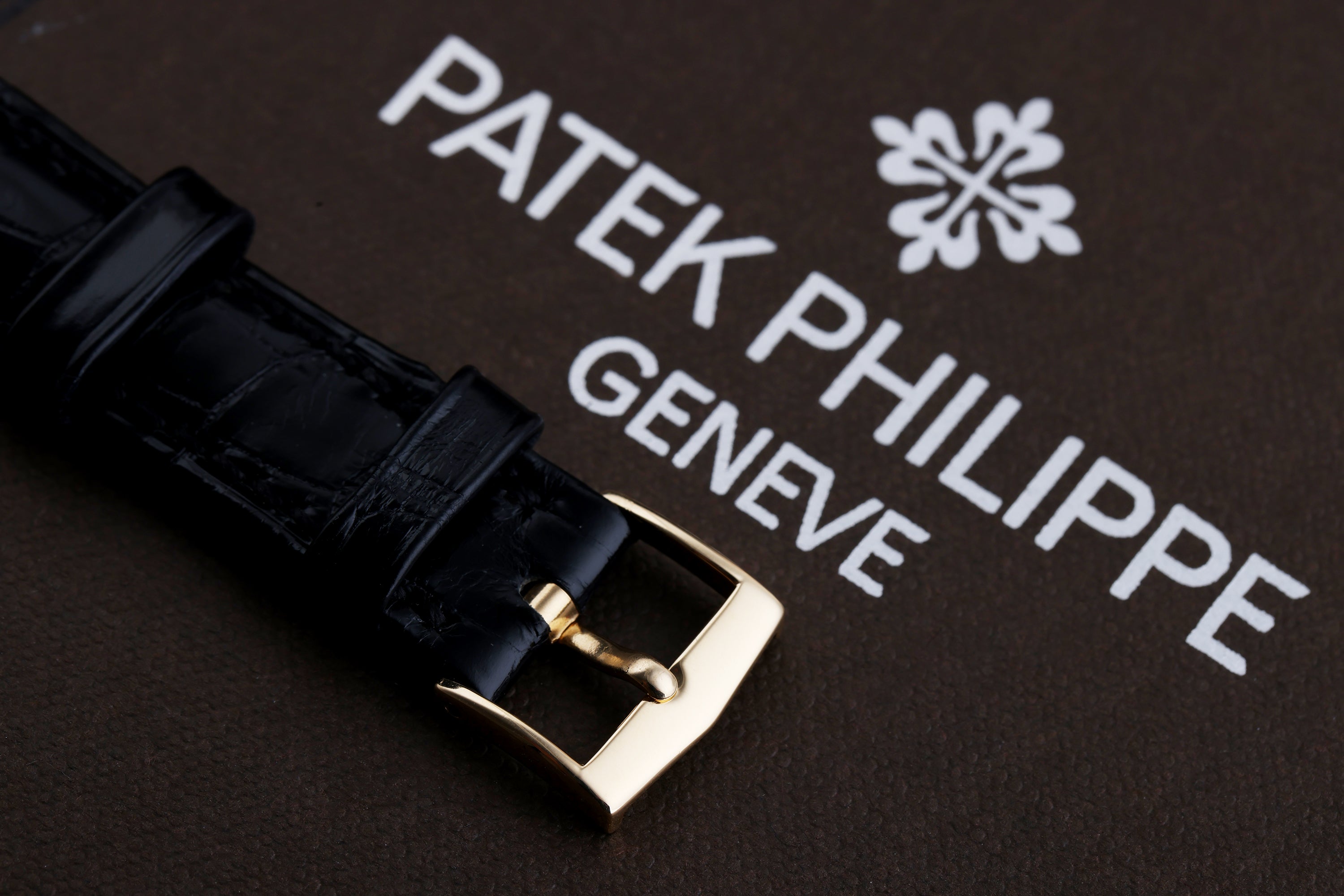 Patek Philippe Calatrava | REF. 3802/200 | Automatic | 18k Yellow Gold | 33mm