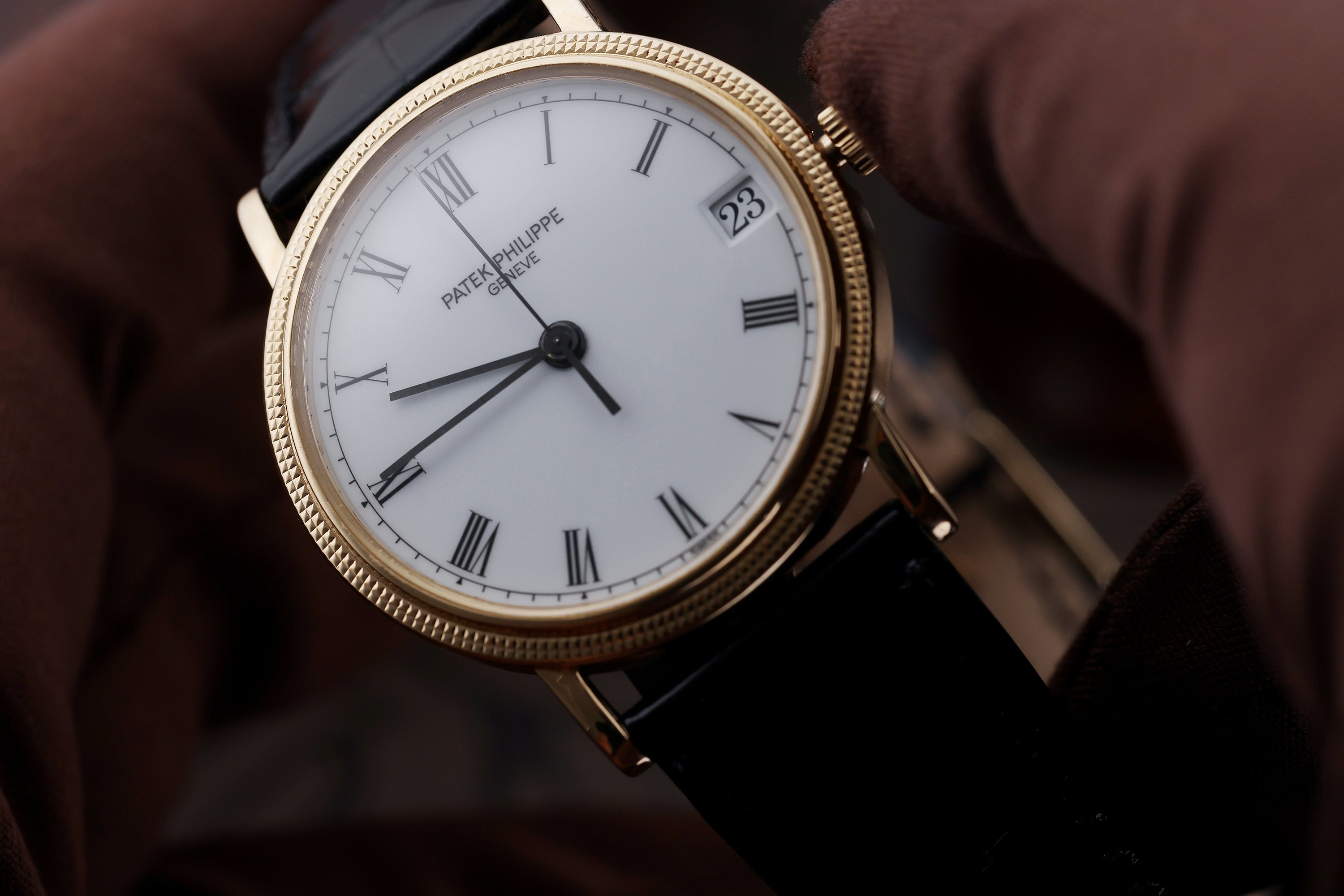 Patek Philippe Calatrava | REF. 3802/200 | Automatic | 18k Yellow Gold | 33mm