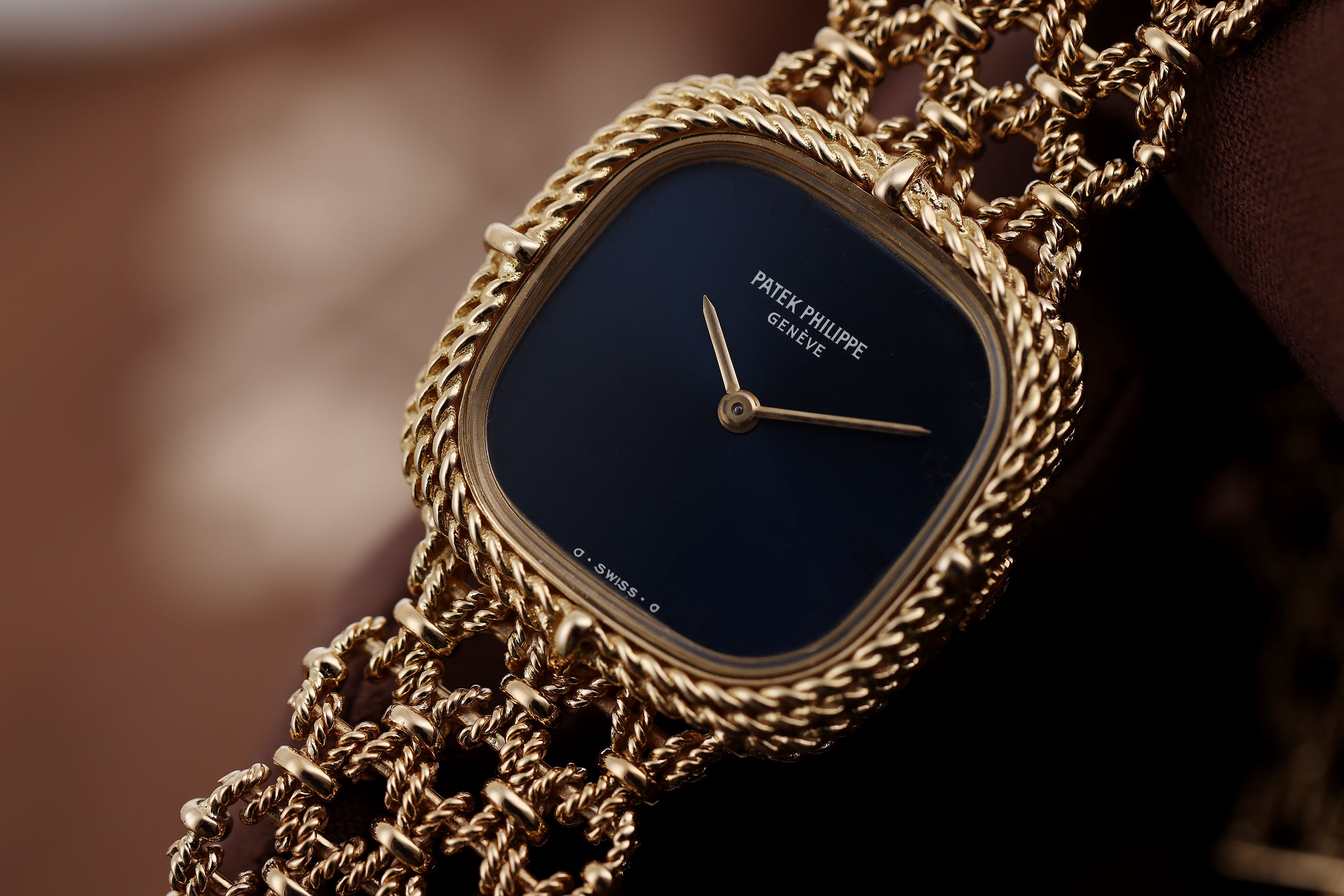 Patek Philippe Ladies Watch | REF. 4265/1 | Blue Dial | 1980s | 18k Yellow Gold | 23mm | Box & Papers