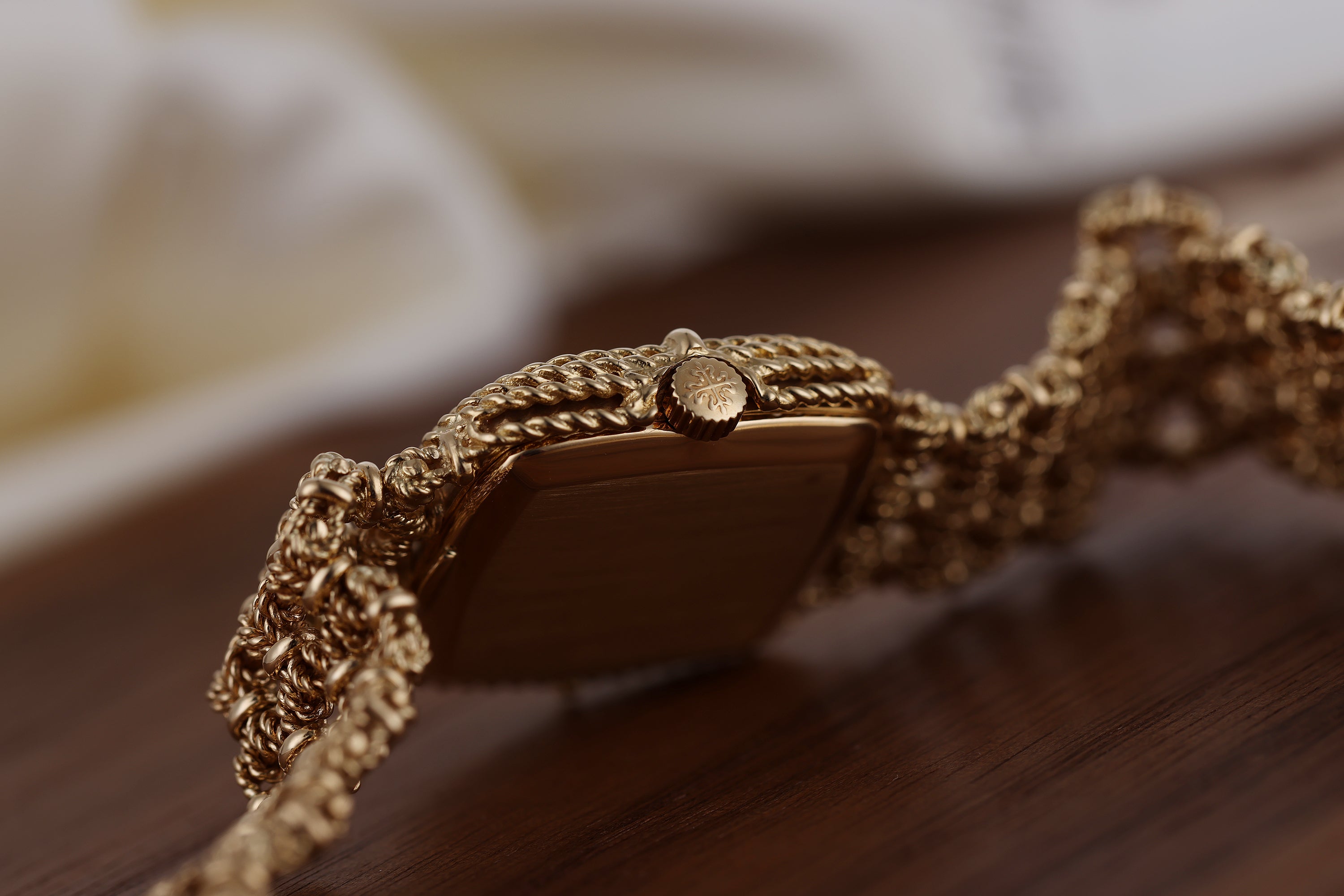 Patek Philippe Ladies Watch | REF. 4265/1 | Blue Dial | 1980s | 18k Yellow Gold | 23mm | Box & Papers