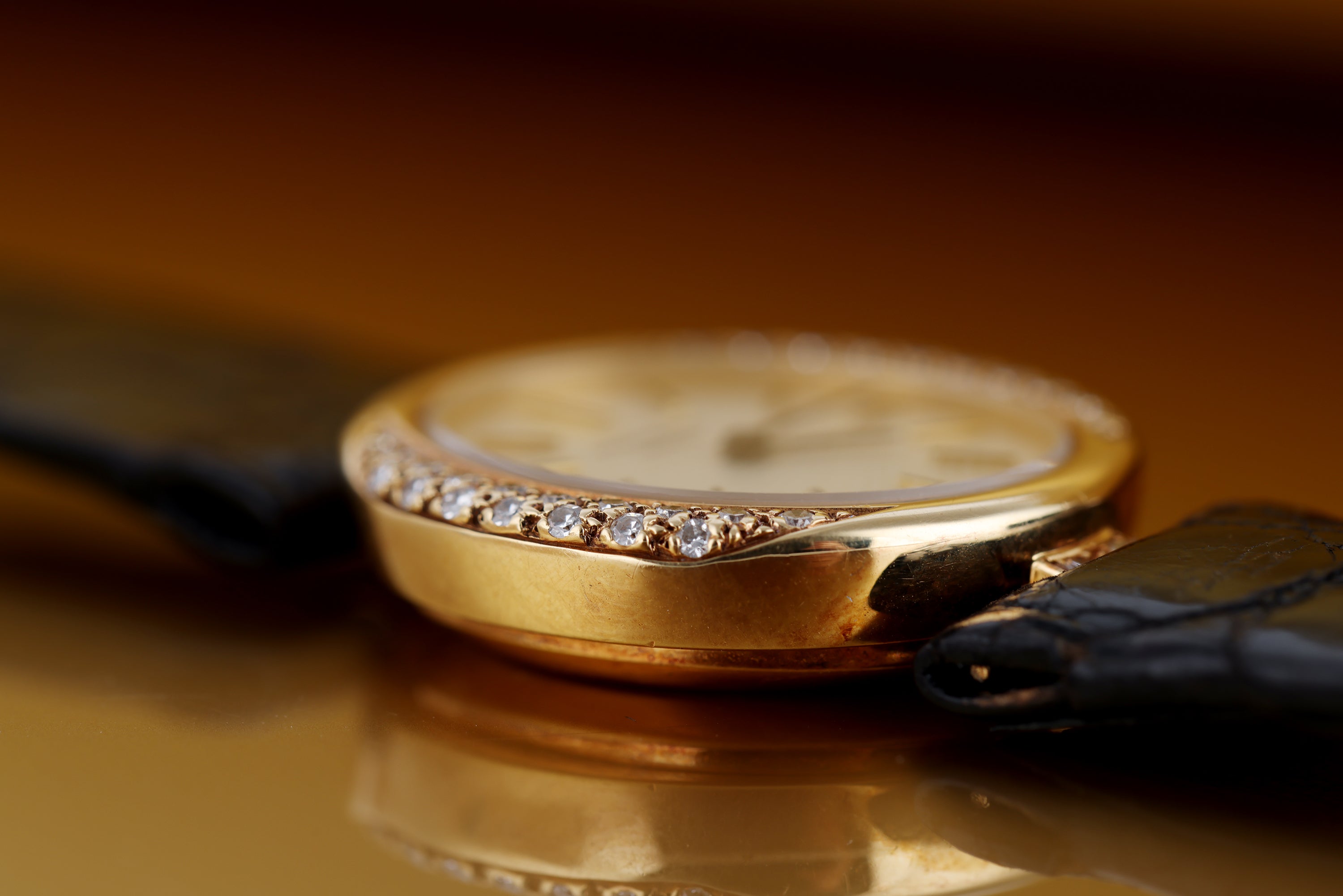 Patek Philippe Ladies Vintage Ellipse | REF. 4502 | Diamond Bezel & Shoulders | 18k Yellow Gold | Manual | 23mm