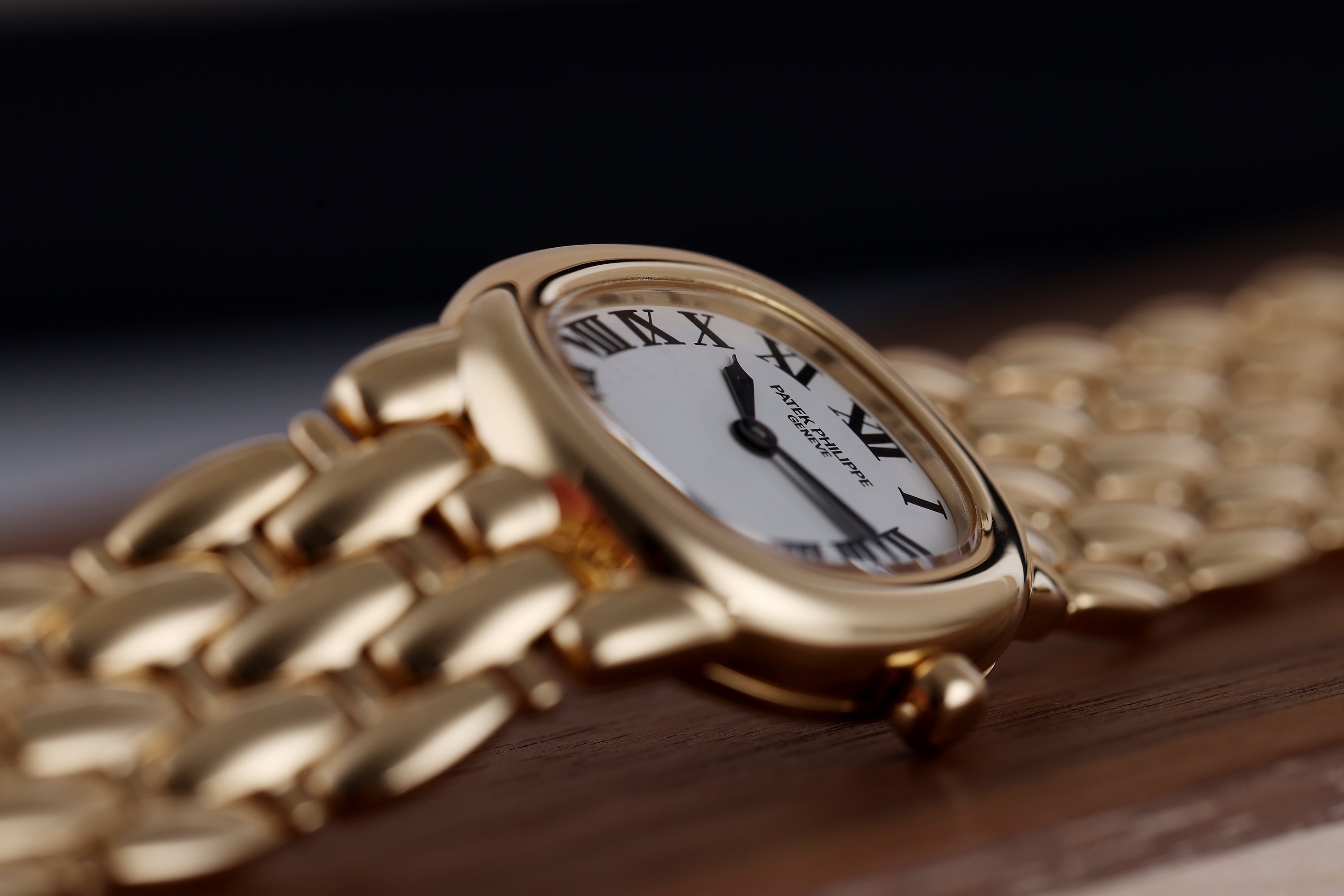 Patek Philippe Golden Ellipse Lady | REF. 4830/1J-001 | 18k Yellow Gold | White Dial | Circa 2000's