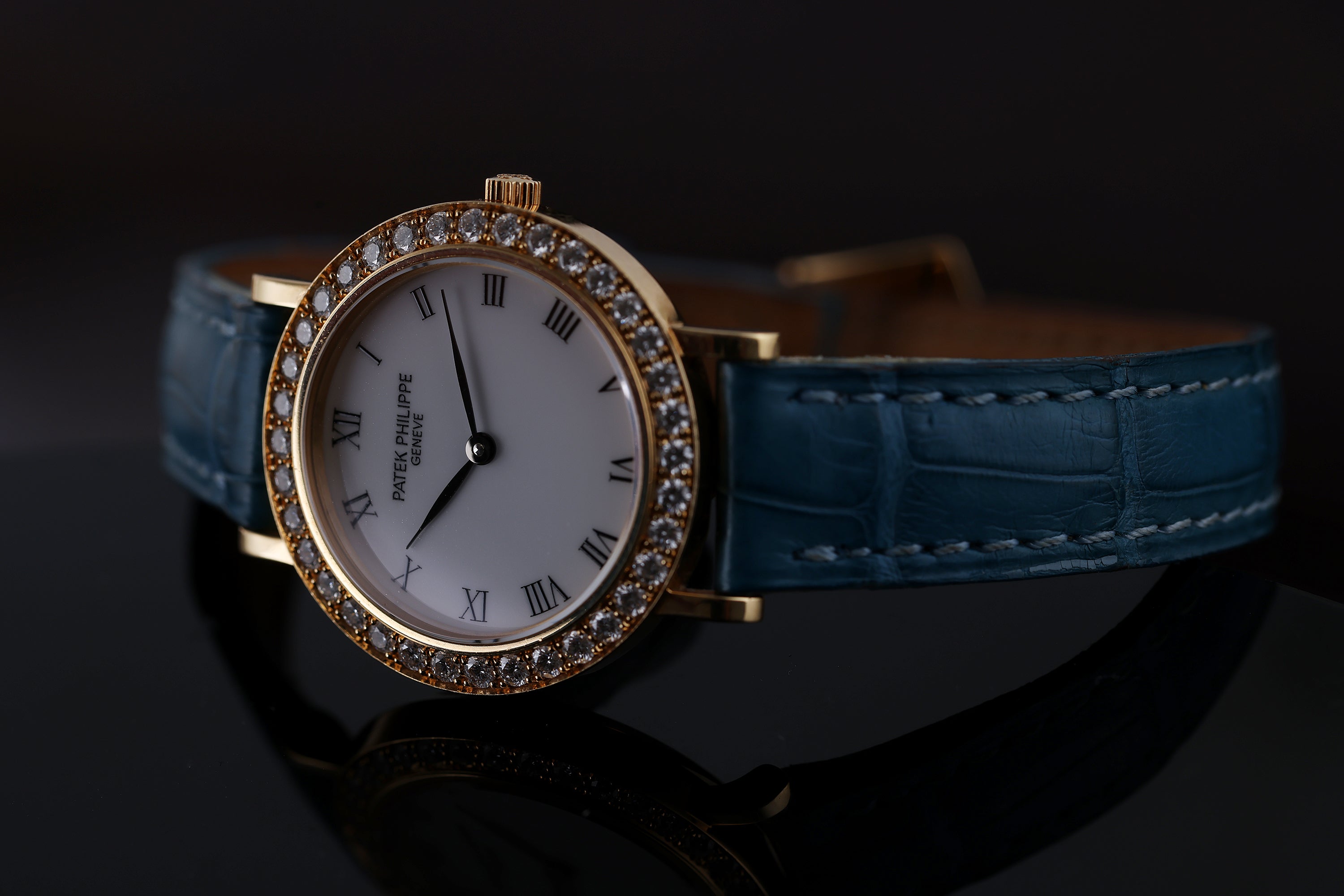 Patek Philippe Lady Calatrava | REF. 4820 | Diamond Bezel | 18k Yellow Gold | 1990's