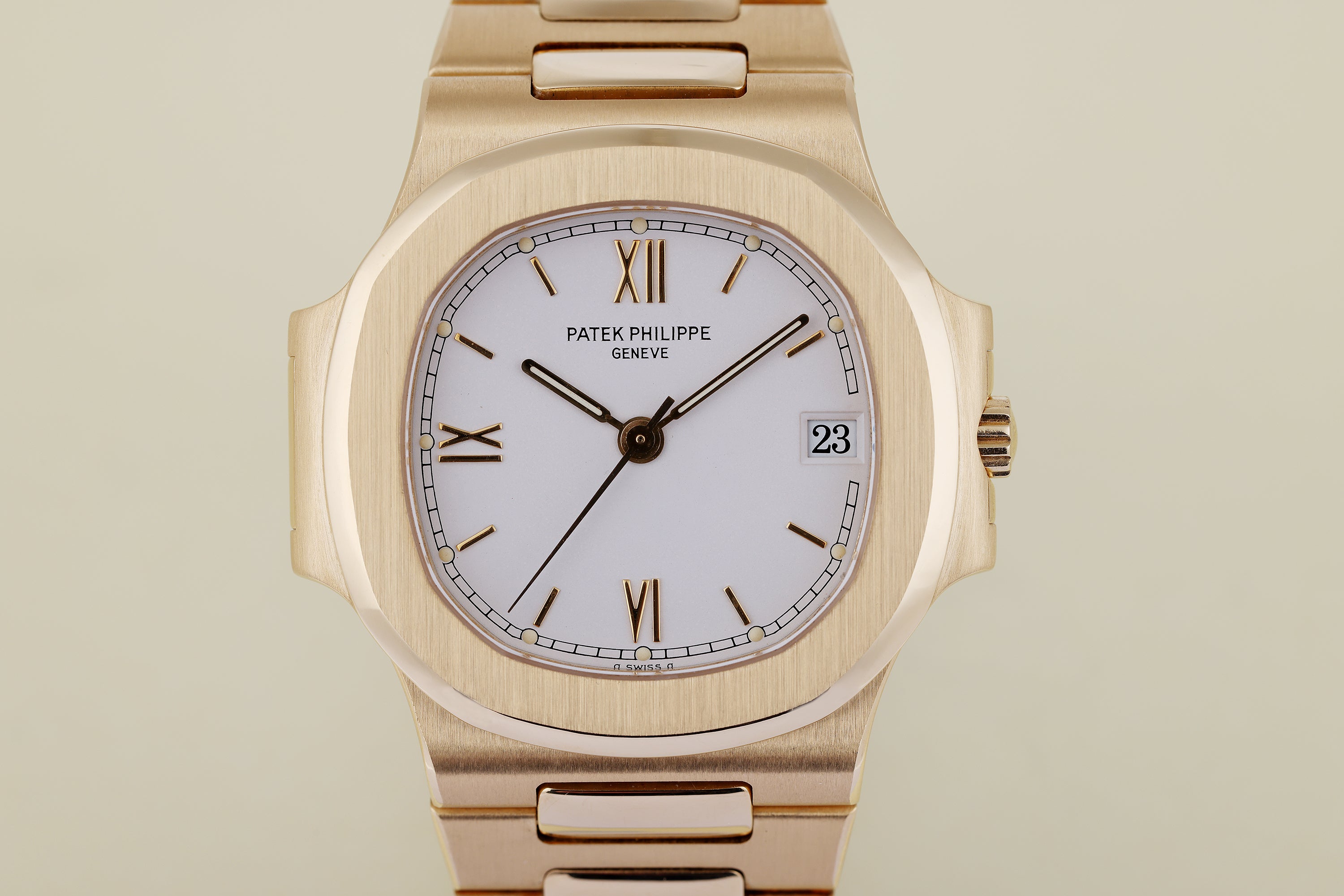 Patek Philippe Nautilus | REF. 3800/1J | White Dial - Baton & Roman Numerals | 38mm | 18k Yellow Gold
