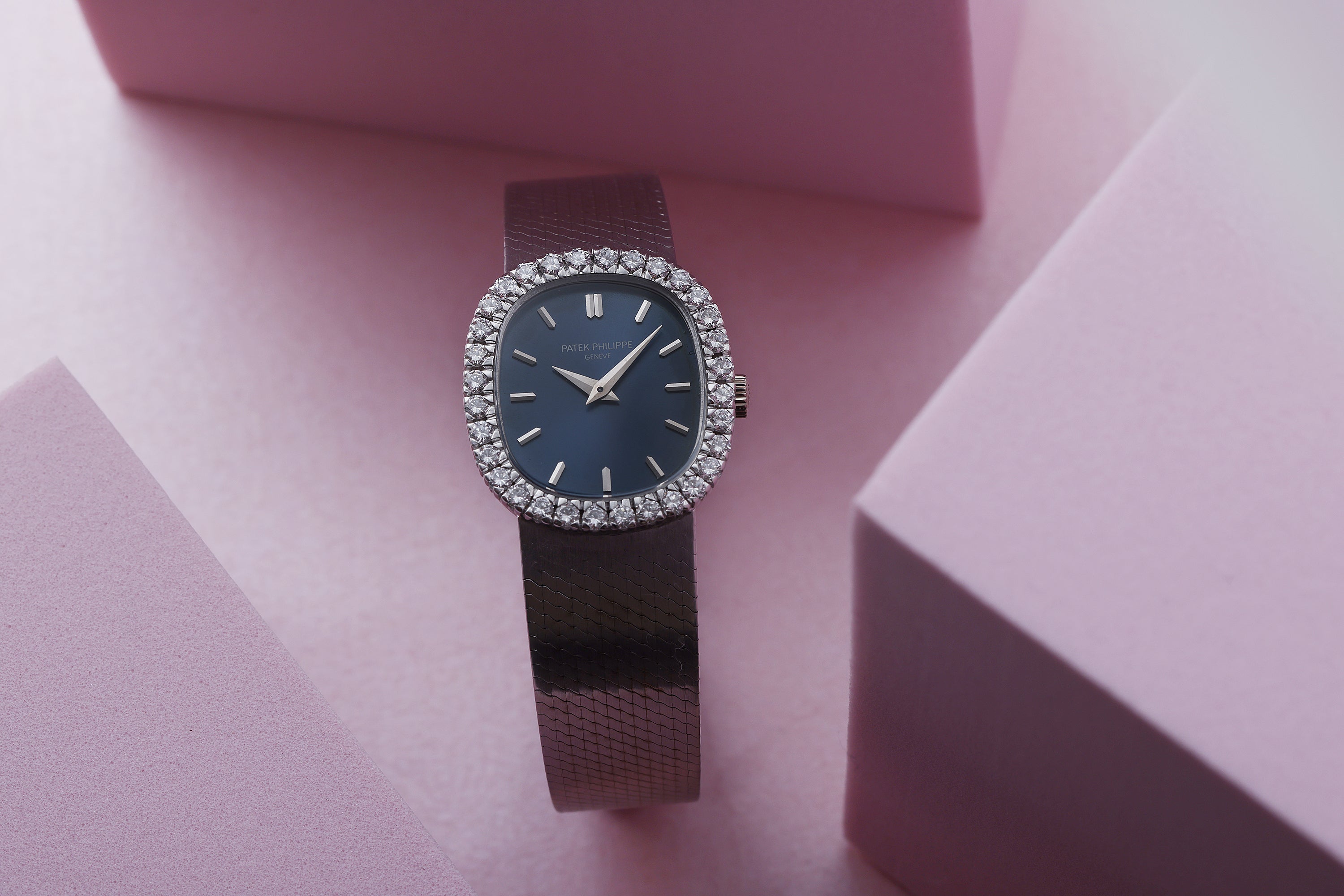 Patek Philippe Lady Ellipse | REF. 4134/4 | 18k White Gold | Diamond Bezel & Blue Dial | Manual | 1970s
