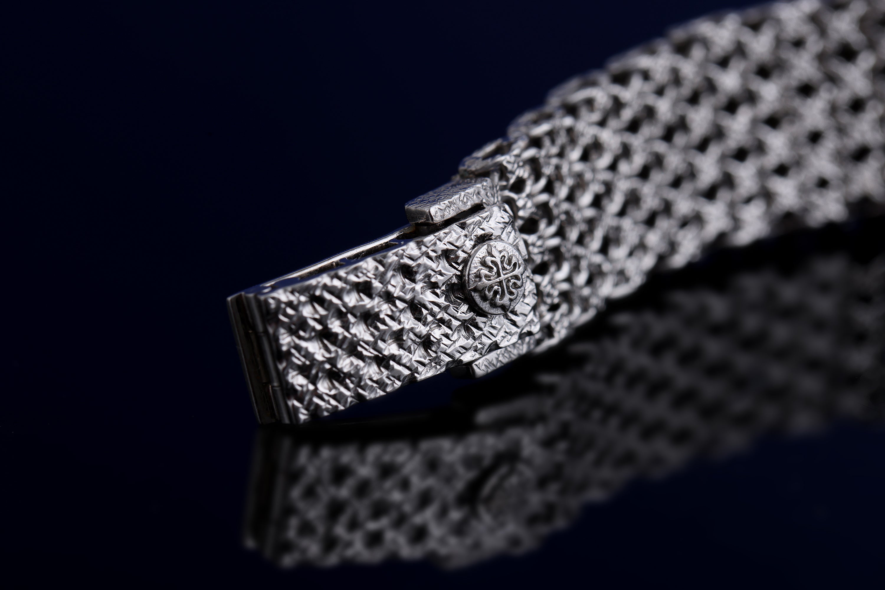 Patek Philippe Lady Ellipse | REF. 4137-1 | Blue Dial | Diamond Bezel | 18k White Gold | Woven Bracelet | Circa 1990's