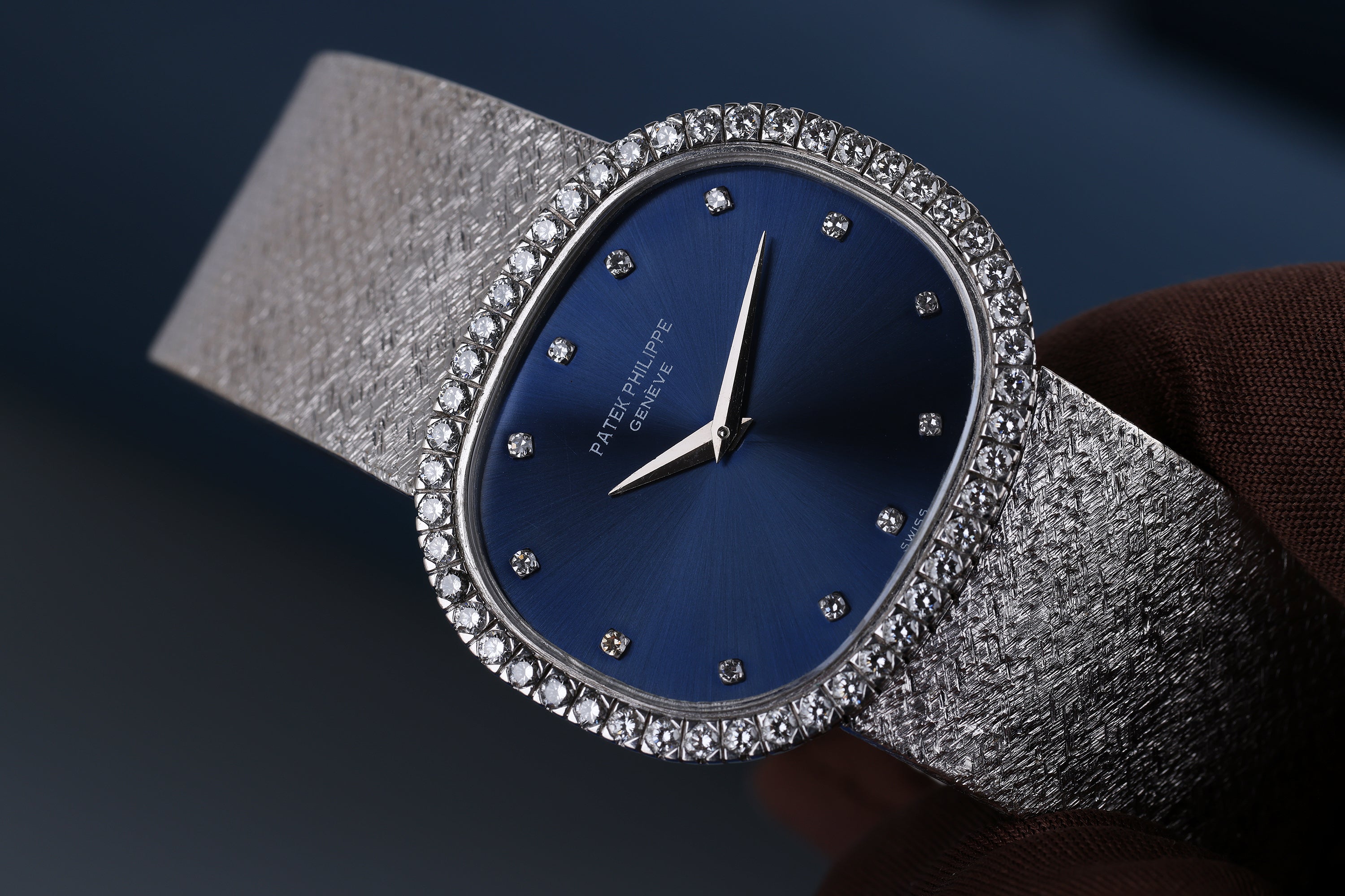 Patek Philippe Ellipse | REF. 3545-5 | Blue Diamond Dial & Bezel | 18k White Gold | Extract from Archives | 1974