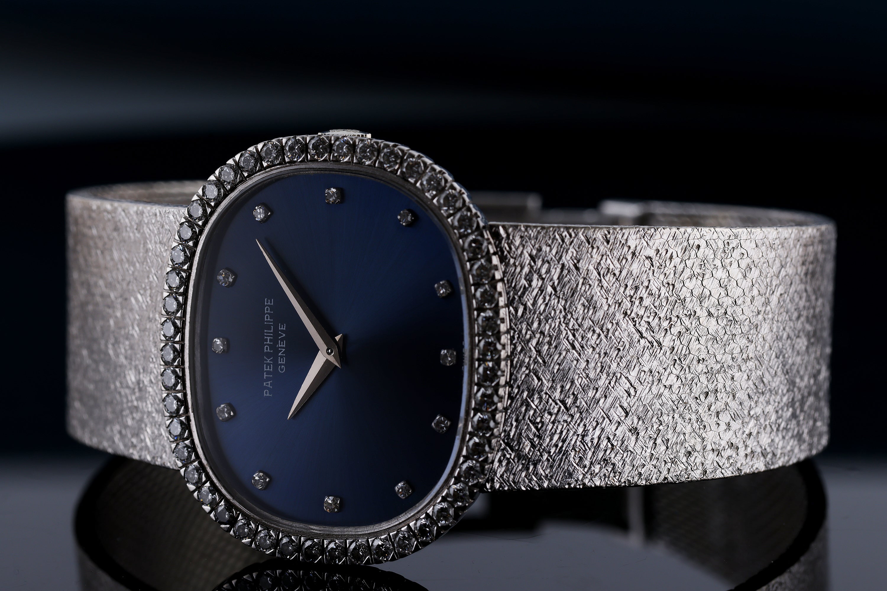 Patek Philippe Ellipse | REF. 3545-5 | Blue Diamond Dial & Bezel | 18k White Gold | Extract from Archives | 1974