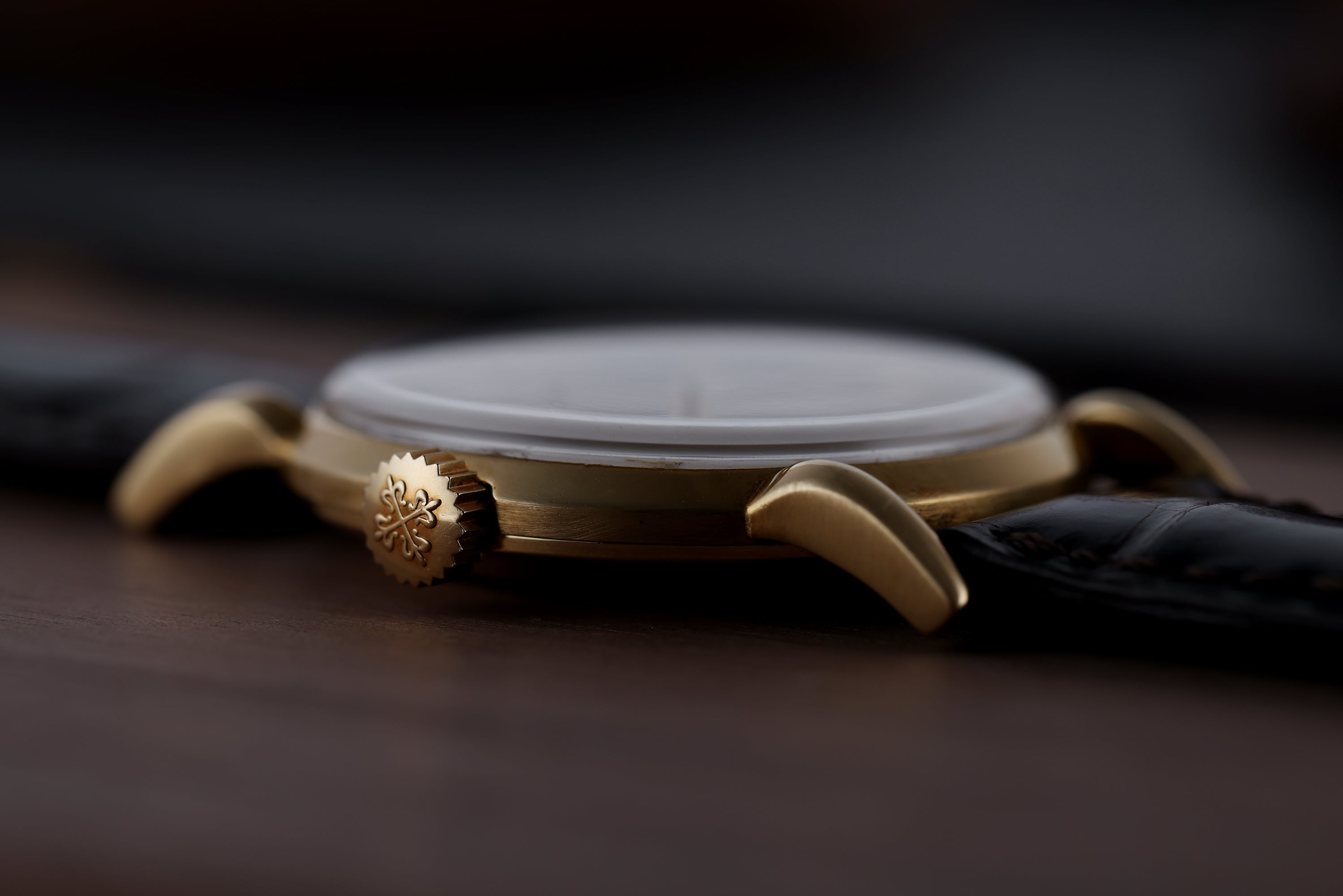 Patek Philippe Calatrava 'Giraffe' | REF. 1595 | Manual Wind | 18k Yellow Gold | 35mm | 1951