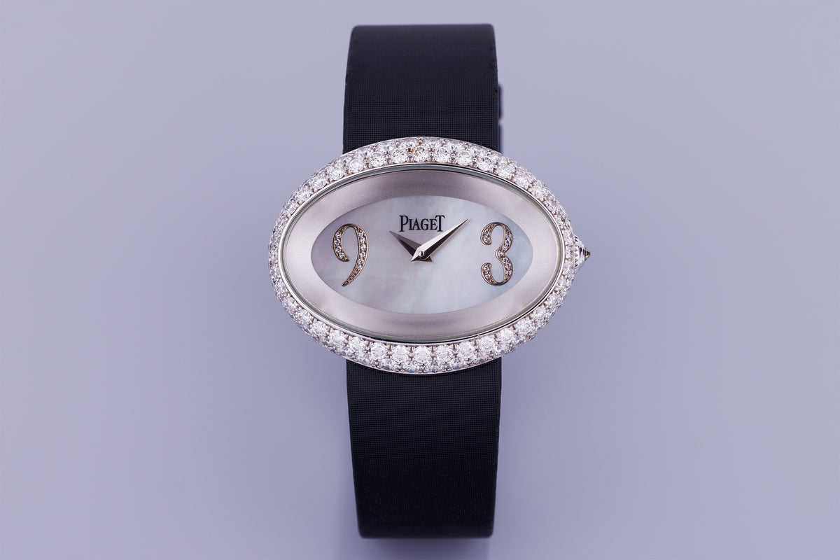 Piaget Limelight Oval-Shaped XL | REF. P10213 | Mother of Pearl & Diamonds | 18k White Gold | 40mm | Box & Papers | 2010