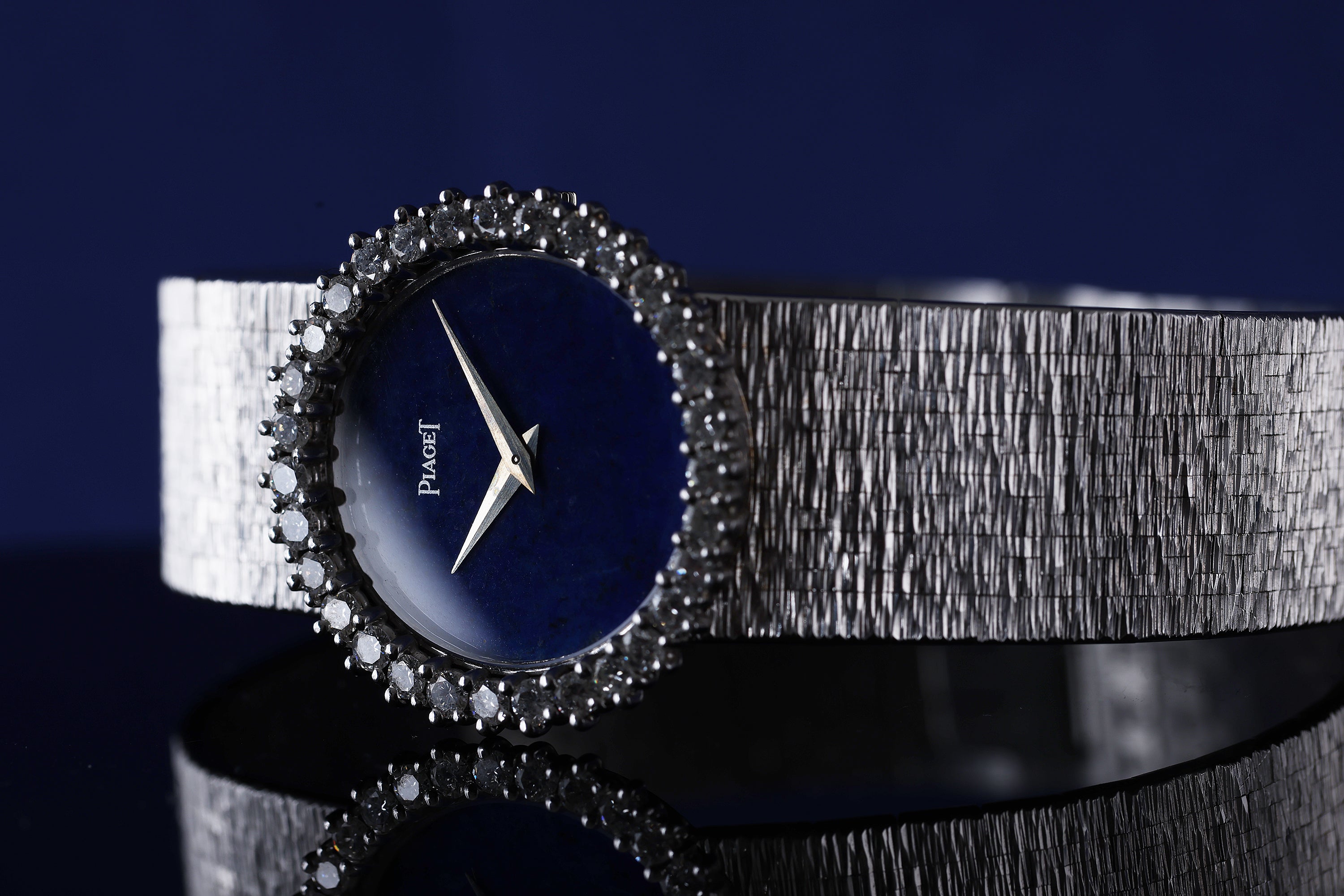 Piaget 1970's Ladies Watch | REF. 924 A 6 | Lapis Lazuli Dial | Diamond Bezel | 18k White Gold | Manual Wind | 26mm