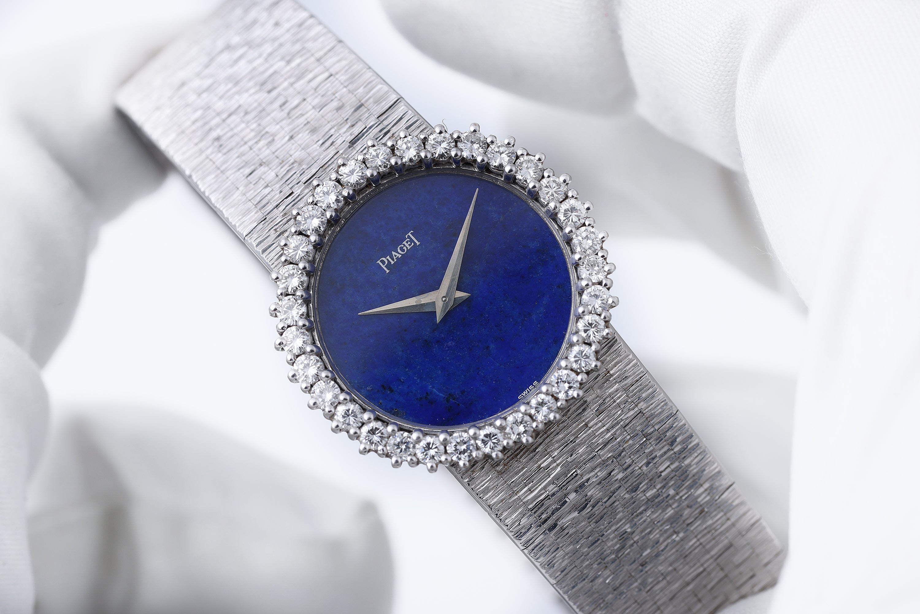 Piaget 1970's Ladies Watch | REF. 924 A 6 | Lapis Lazuli Dial | Diamond Bezel | 18k White Gold | Manual Wind | 26mm