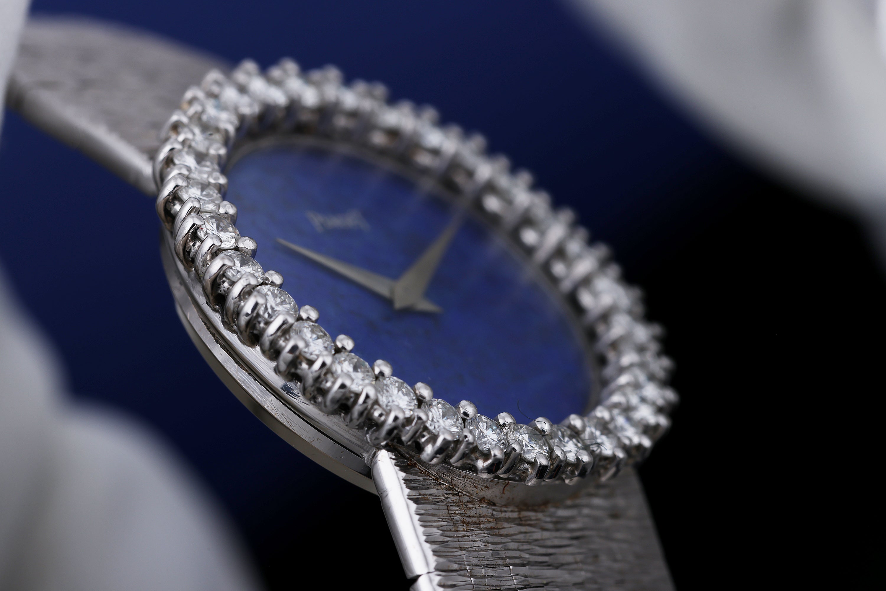 Piaget 1970's Ladies Watch | REF. 924 A 6 | Lapis Lazuli Dial | Diamond Bezel | 18k White Gold | Manual Wind | 26mm