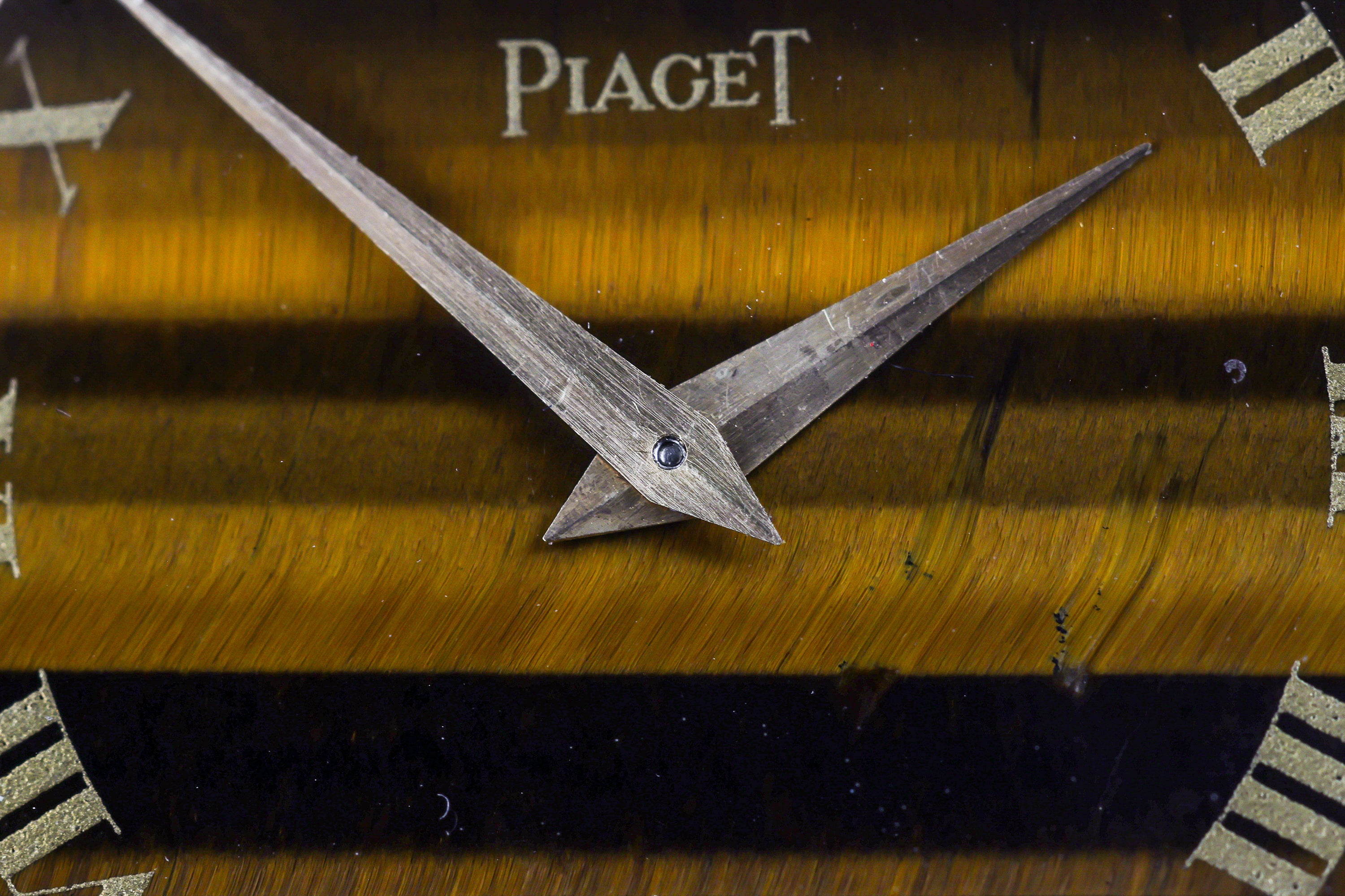 Piaget 1980's Wristwatch | REF. 9011 | Tiger's Eye | 18k Yellow Gold | 28mm