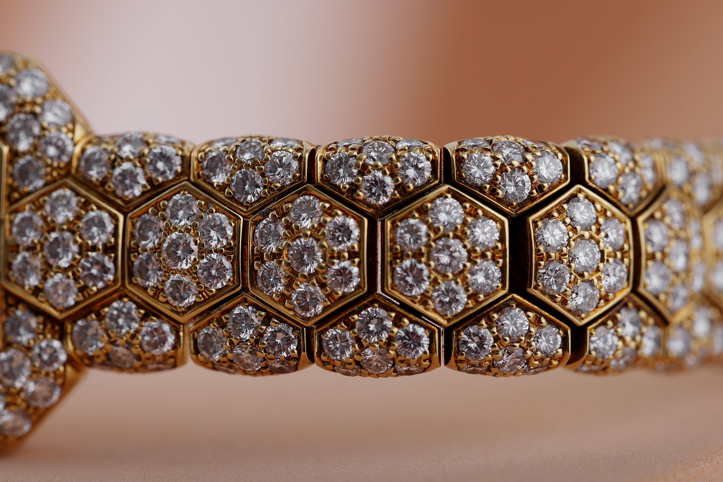 Piaget Glancy Ladies Diamond Watch | REF. 5985 | Mother of Pearl & Pave Diamond Honeycomb | 19.5mm | 18k Yellow Gold | 1996 | Quartz