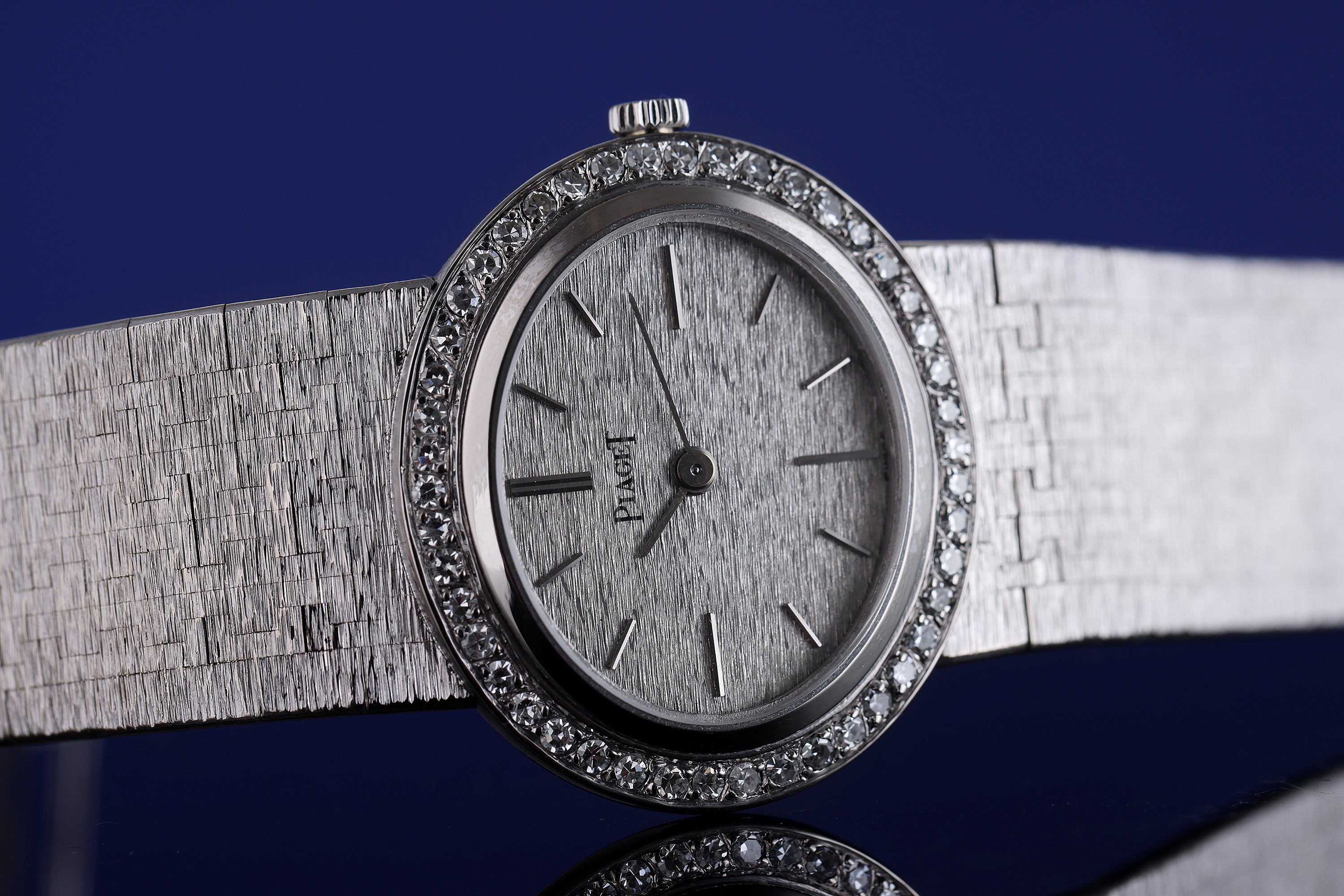 Piaget Vintage Ladies Wristwatch | REF. 9335 A6 | 18k White Gold | Diamond Bezel | 1980's