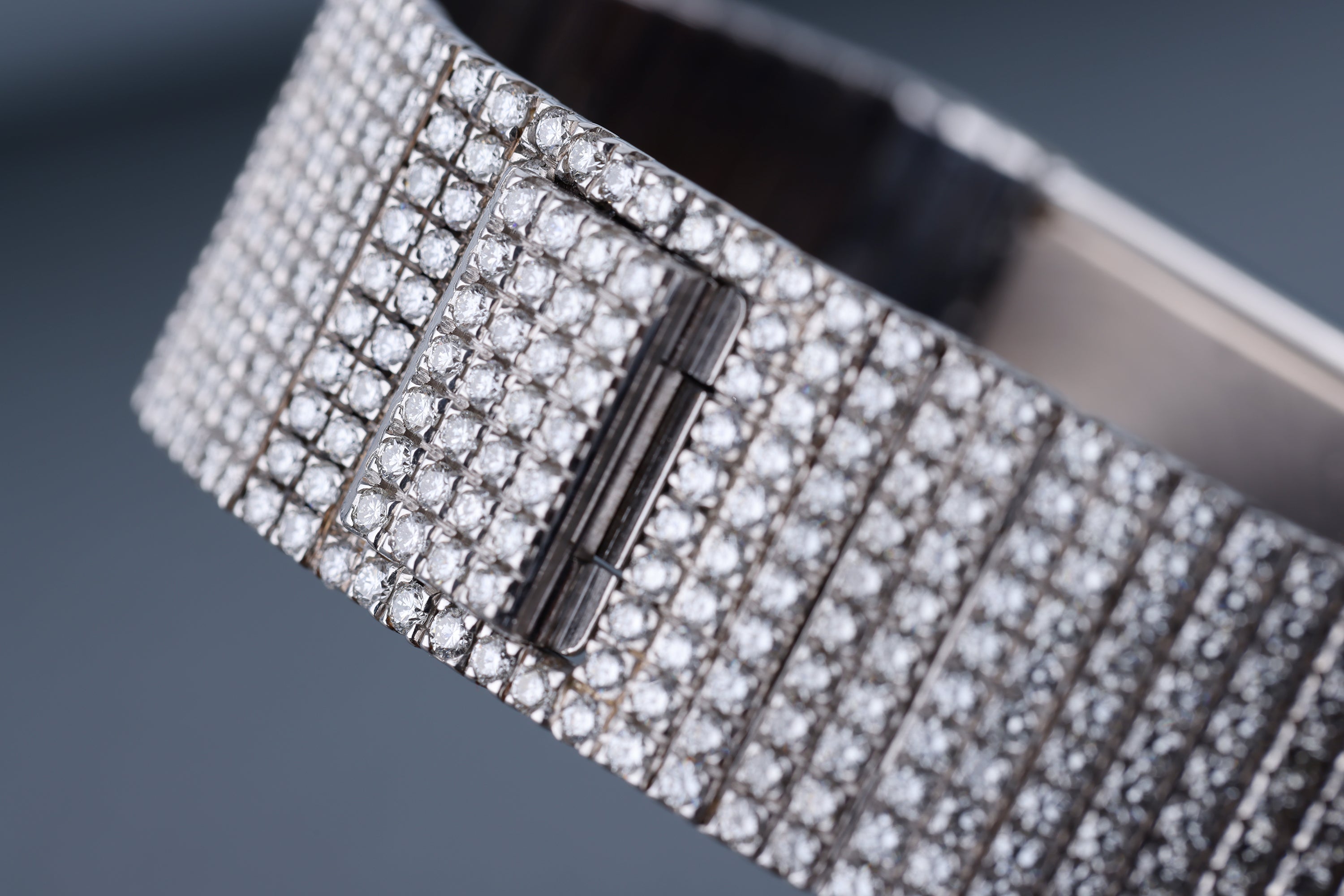 Piaget Wristwatch | REF. 7131 C 626 | Pave Diamond | 18k White Gold | 24mm | Quartz