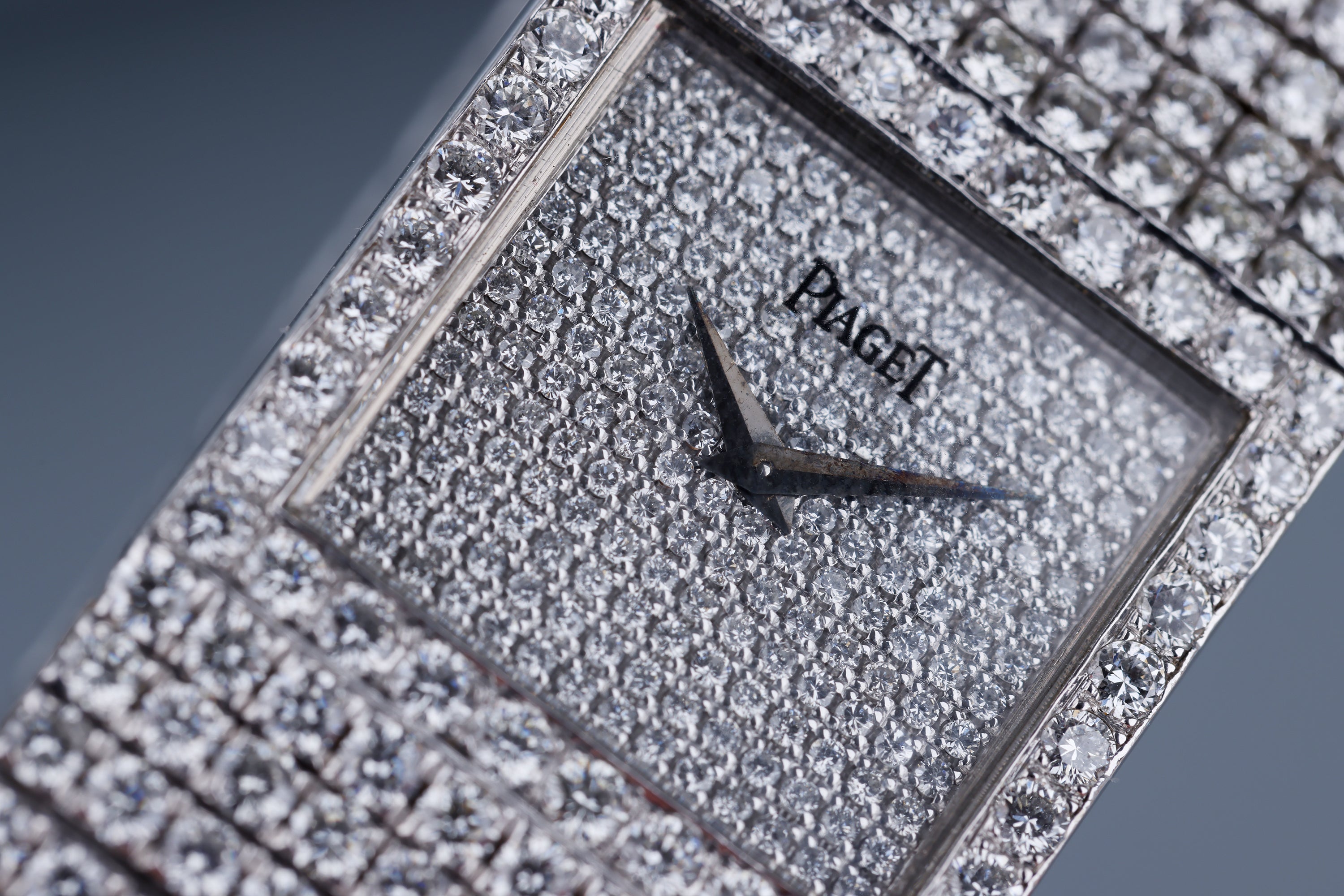 Piaget Wristwatch | REF. 7131 C 626 | Pave Diamond | 18k White Gold | 24mm | Quartz