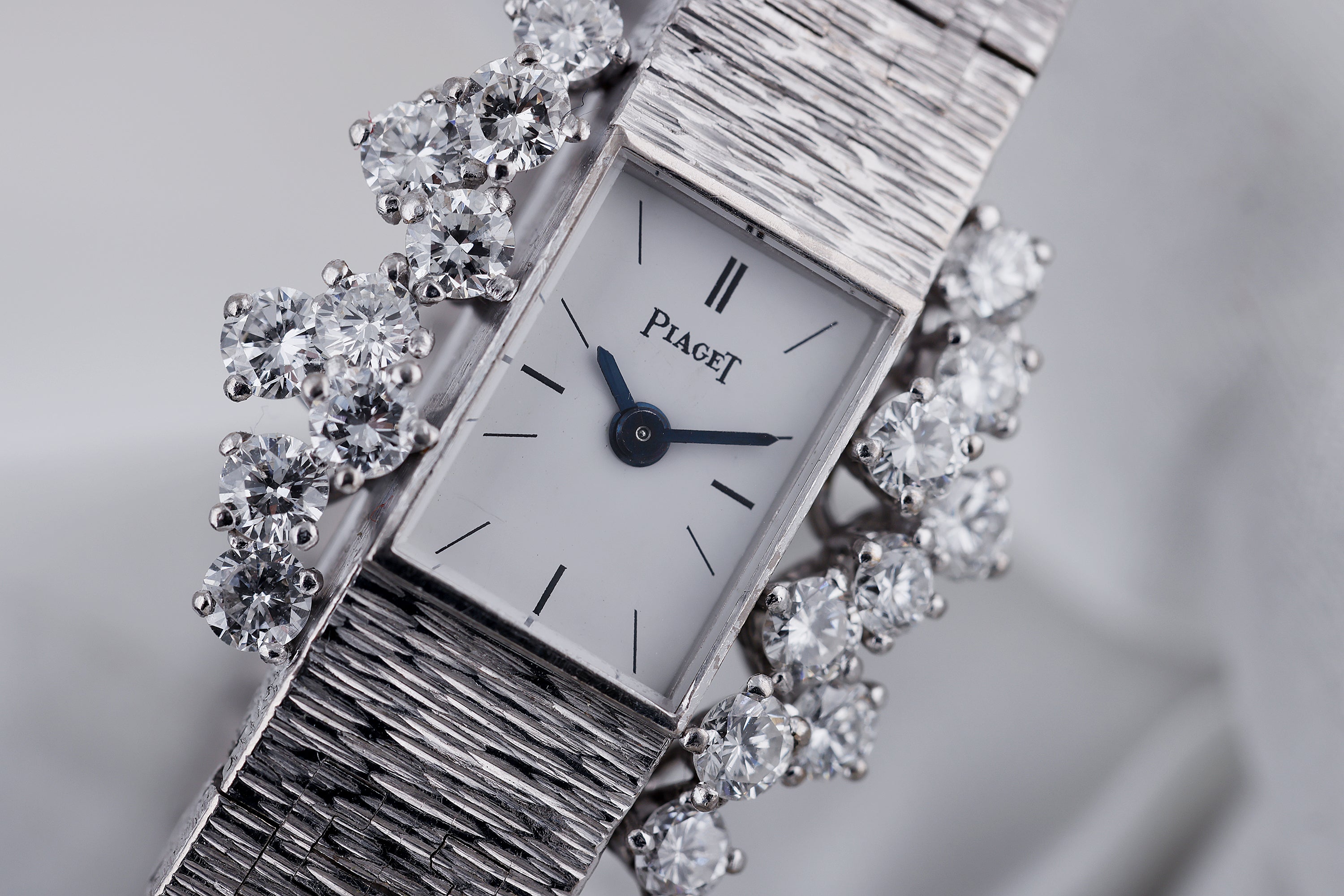 Piaget 1970's Ladies Watch | Diamond Side Bezel | 18k White Gold | 18mm | Manual Wind