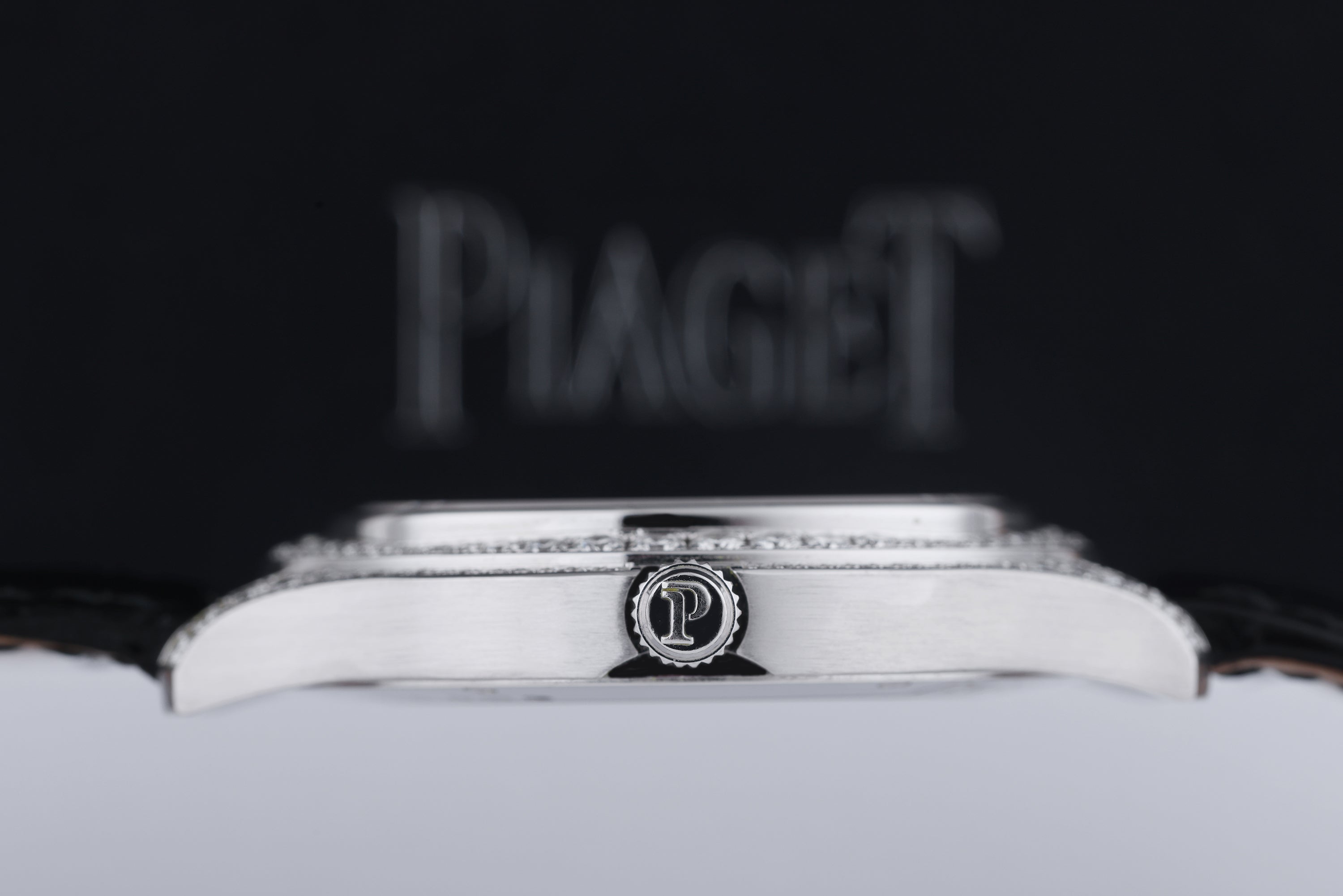 Piaget Polo Emperador Dual Time | REF. G0A32018 | Automatic | Mother of Pearl & Pavé Diamond | 18k White Gold | 42mm | Box & Papers