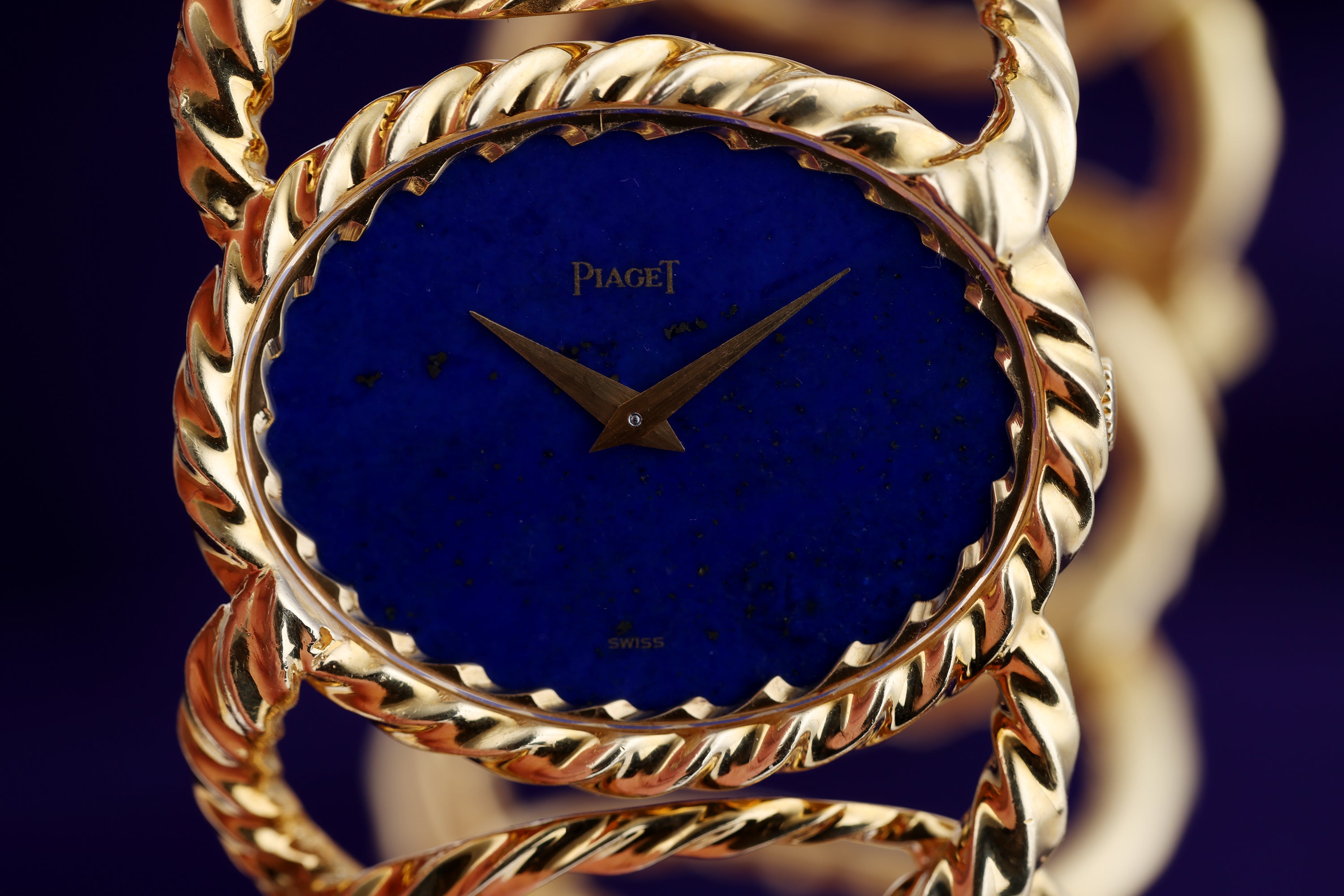 Piaget 'Esclave' Cuff Watch | REF. 9855 D 35 | Lapis Lazuli Dial | 18k Yellow Gold | 32mm | 1970s