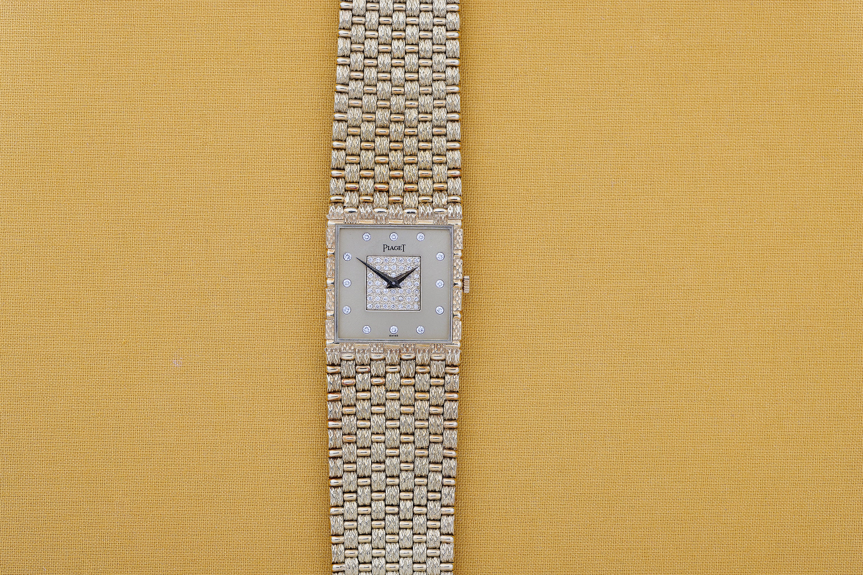 Piaget 1980s Wristwatch | REF. 934 D 23 | Diamond Dial | 18k Yellow Gold | 25mm | Manual Wind