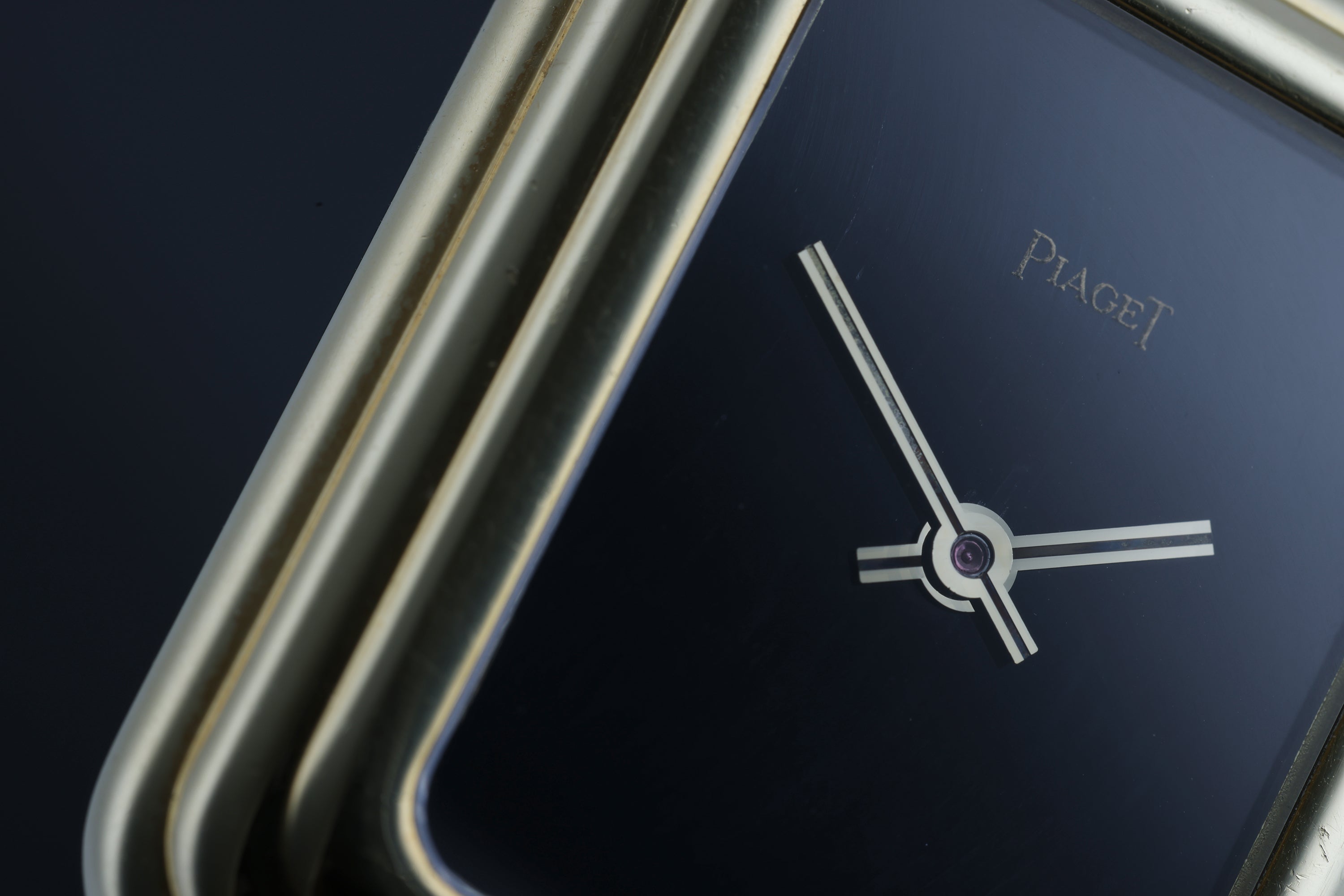 Rare Piaget Beta 21 Quartz | REF. 14101 C 10 | Hawk Eye | 18k Yellow Gold | 33.5mm | 1970s