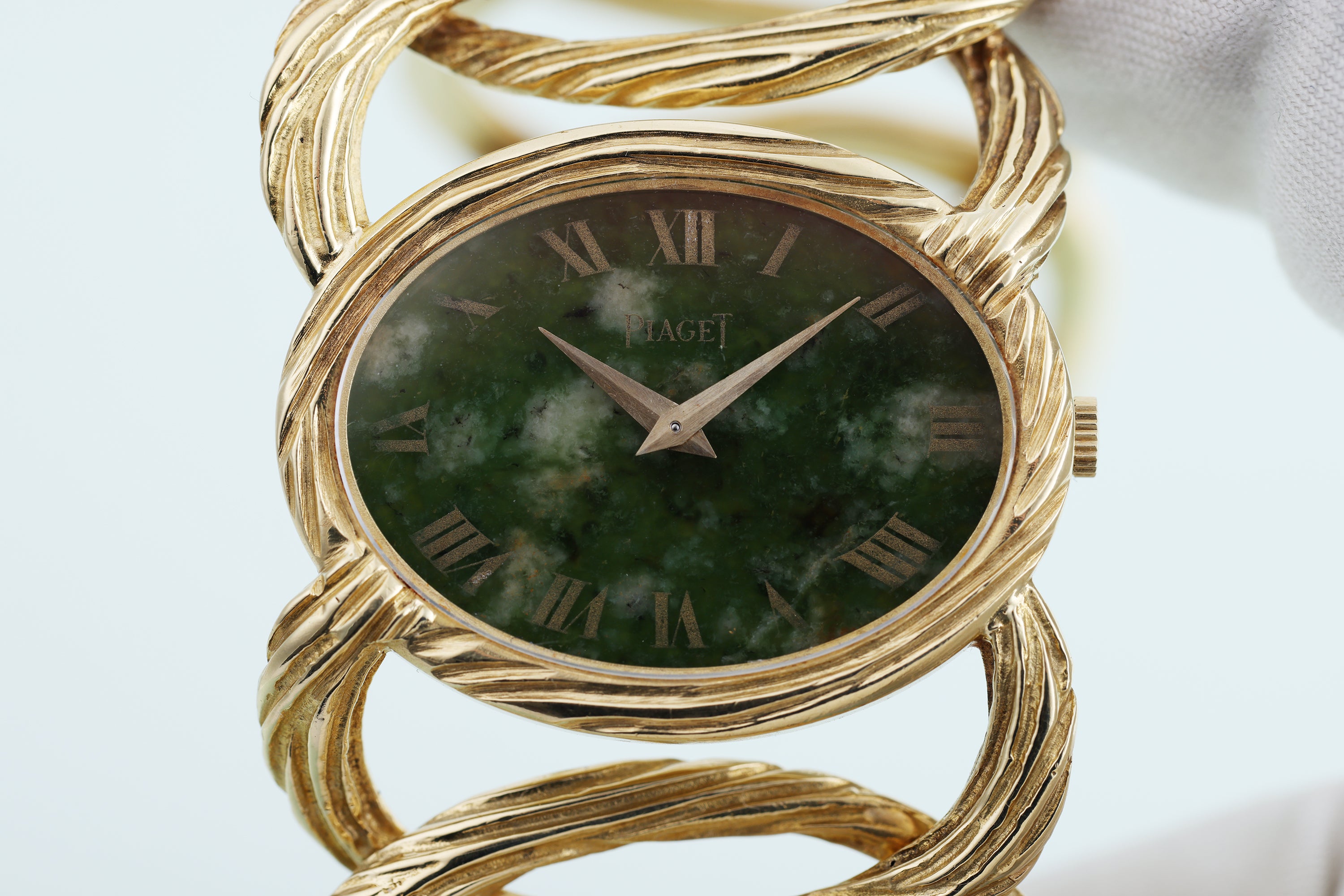 Piaget Bamboo Ladies Bracelet Wristwatch | REF. 9852 D 65 | Nephrite Jade Dial | 18k Yellow Gold | 32mm | Manual Wind | 1970s