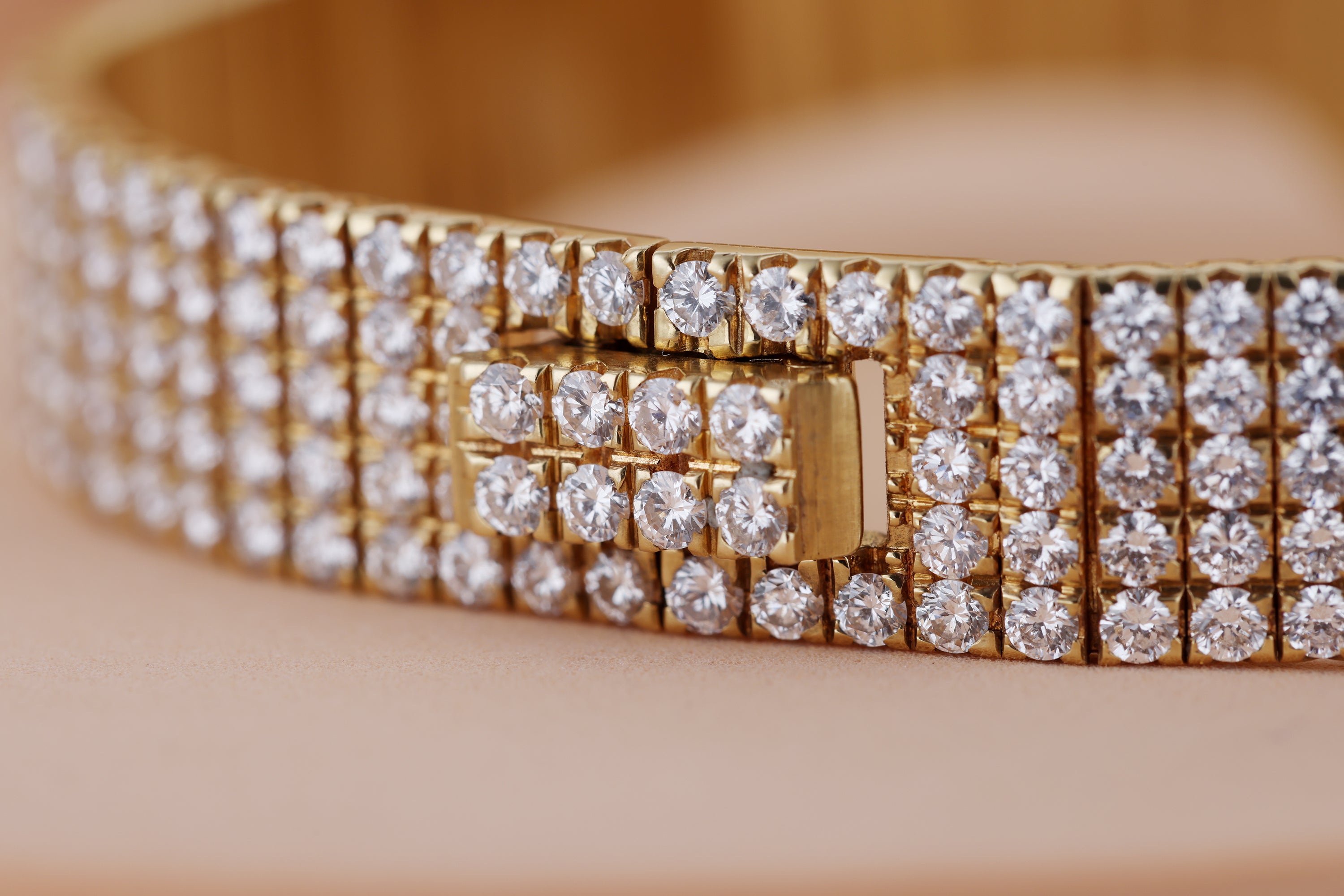 Rare Vintage Piaget Heart-Shaped Ladies Diamond Watch | REF. 8401 C 626 | Pave Diamond | 21.5mm | 18k Yellow Gold | 1980's | Quartz