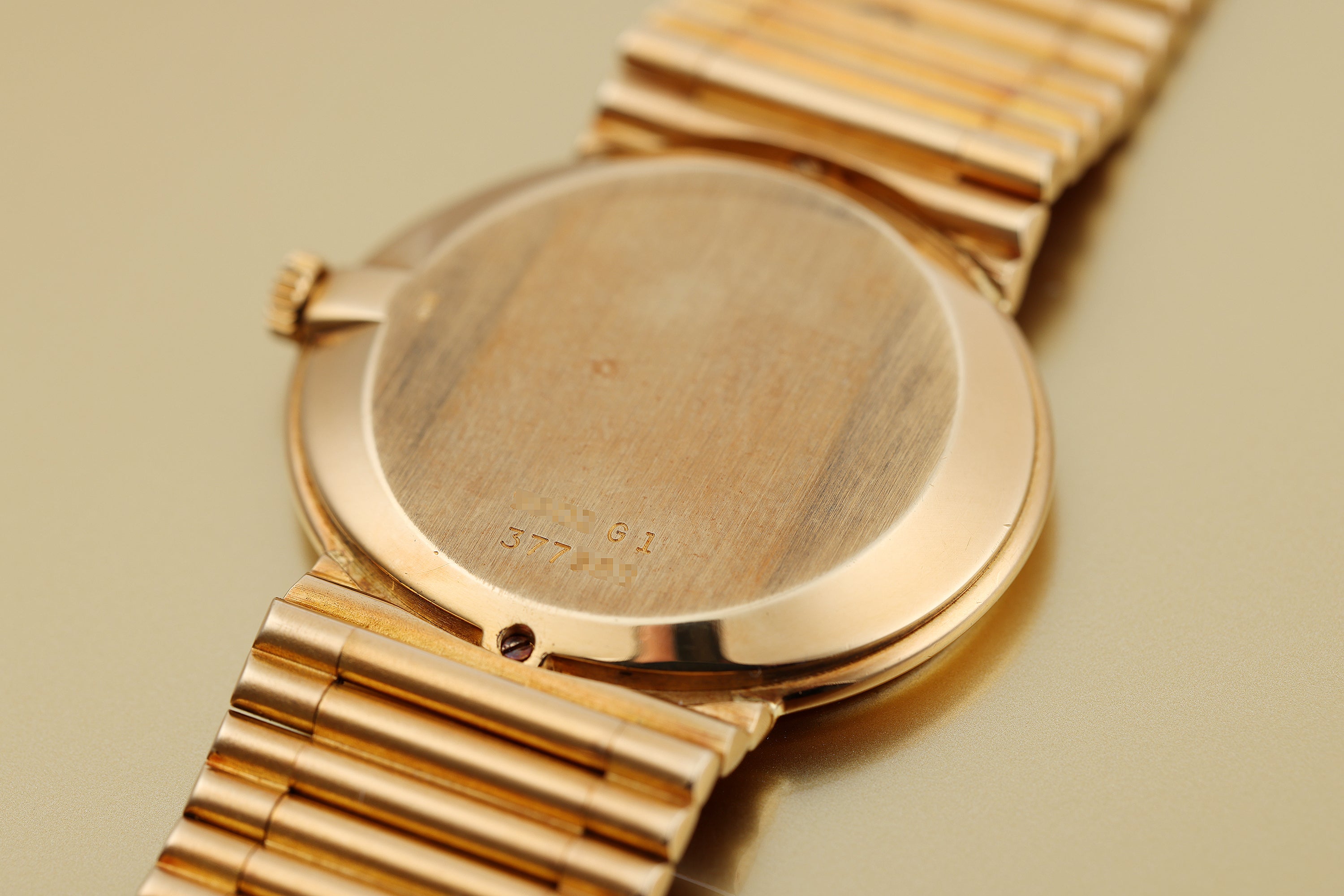 Unworn Piaget Vintage Wristwatch | REF. 9802 G 1 | Gold Dial - 3D Numerals | 27mm | 18k Yellow Gold | Manual Wind | 1981