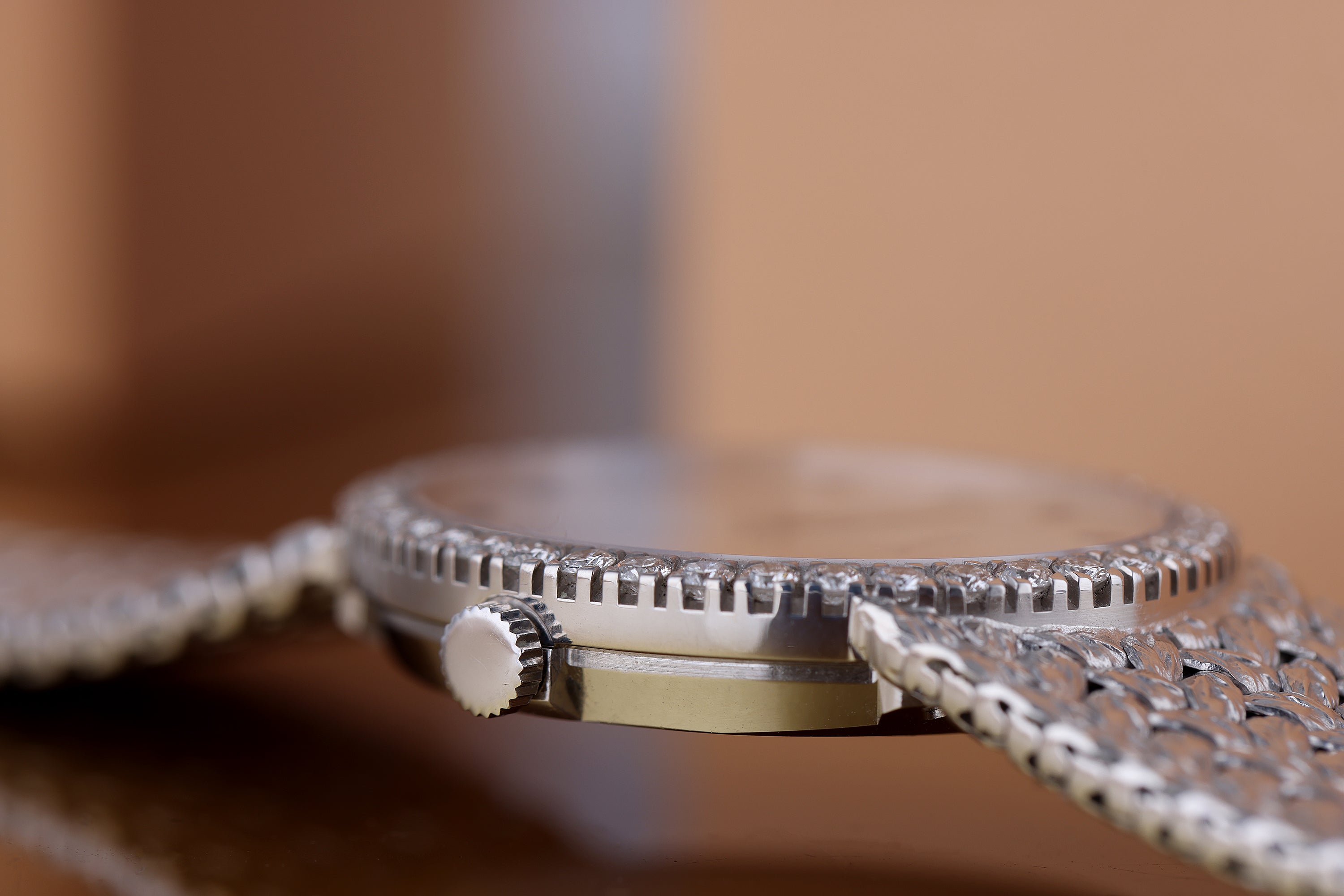 Piaget Vintage Ladies Wristwatch | Sapphire Dial & Diamond Bezel | REF. 9826 D 2 | Manual Wind | 18K White Gold | 24mm