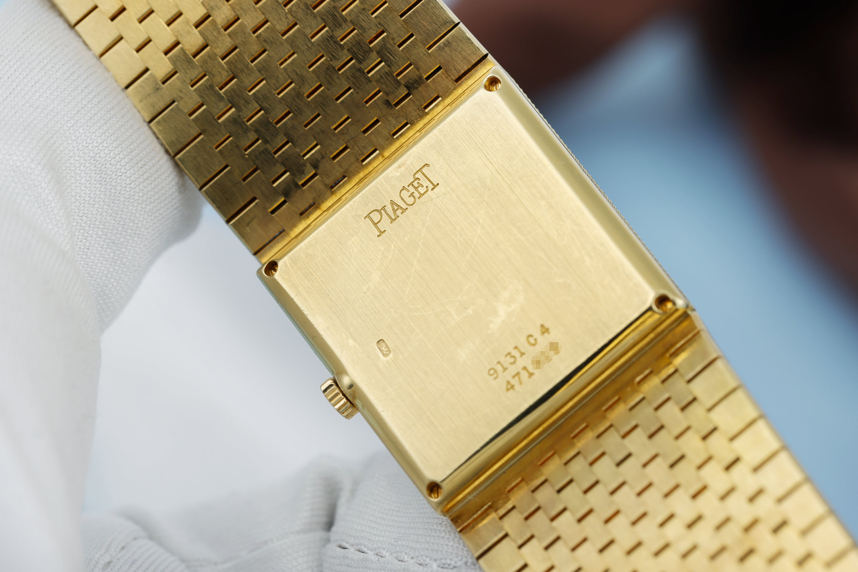 Piaget 1980s Wristwatch | REF. 9131 C 4 | Opal Diamond Dial | 18k Yellow Gold | 23mm | Manual Wind