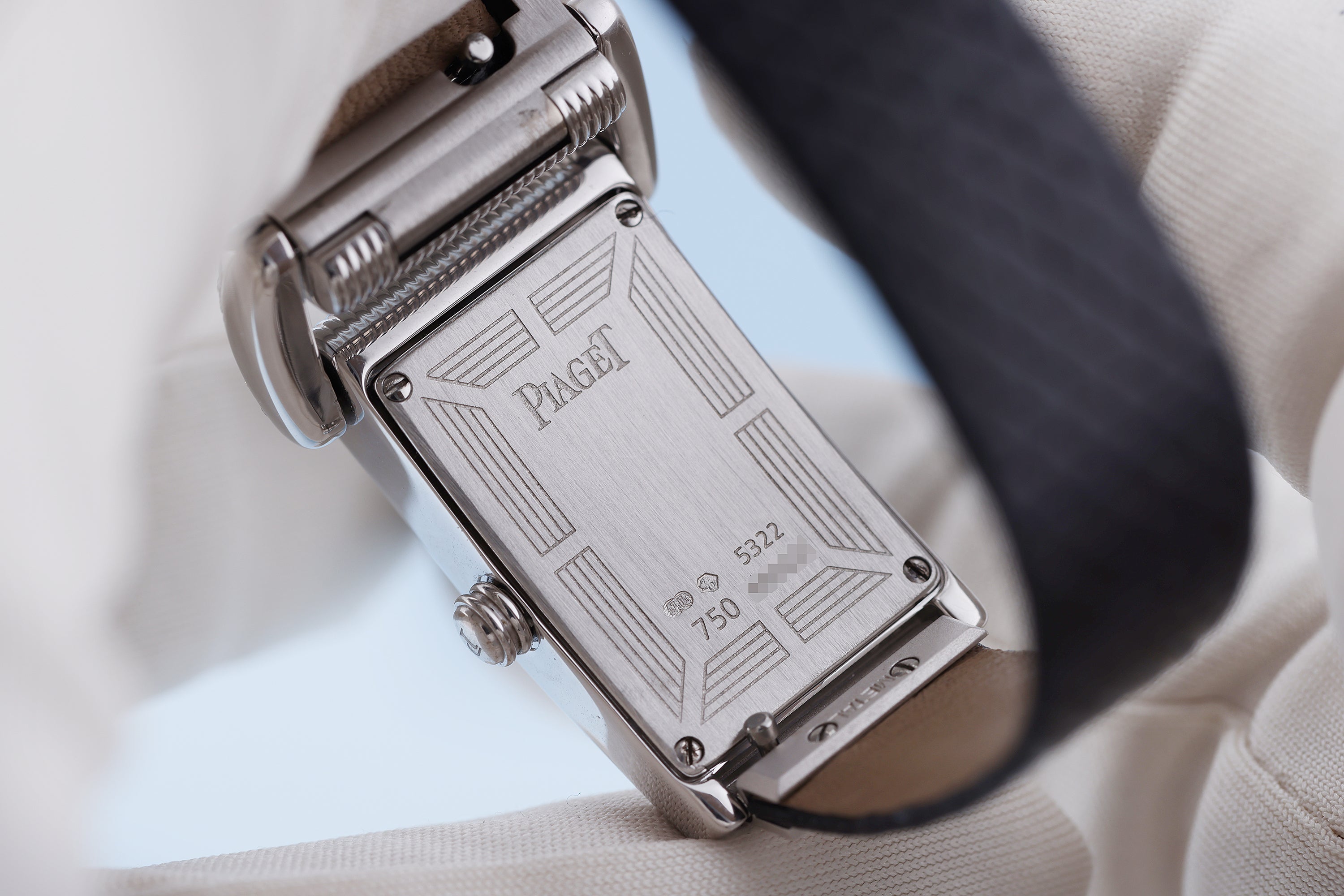 Piaget Miss Protocol | REF. 5322 | Mother of Pearl Bezel | Diamond Shoulders | 18k White Gold | 17mm