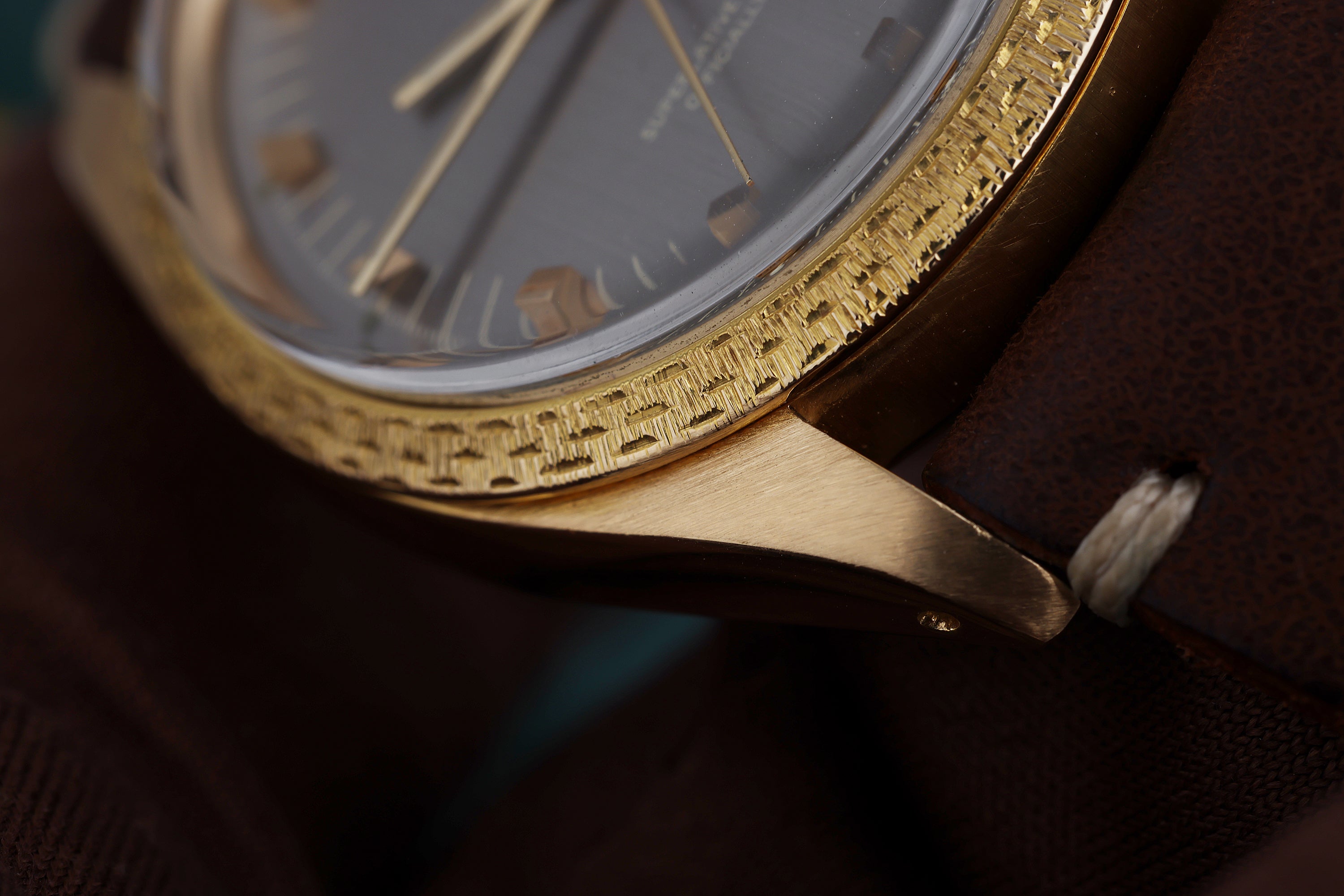 Rolex Date | REF. 1514 | Grey Dial | 34.5mm | 18k Yellow Gold | Unique Bezel | 1980