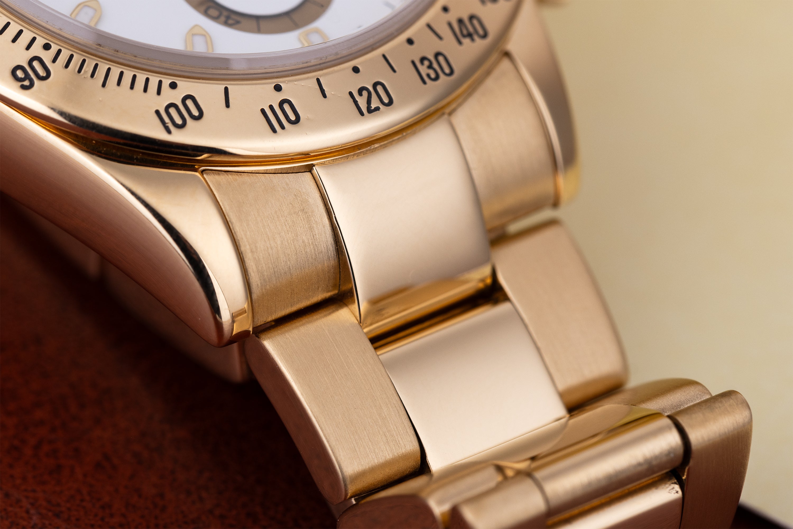 Rolex Daytona | REF. 116528 | White 'APH' Dial | Box & Papers | 2012 | 18k Yellow Gold