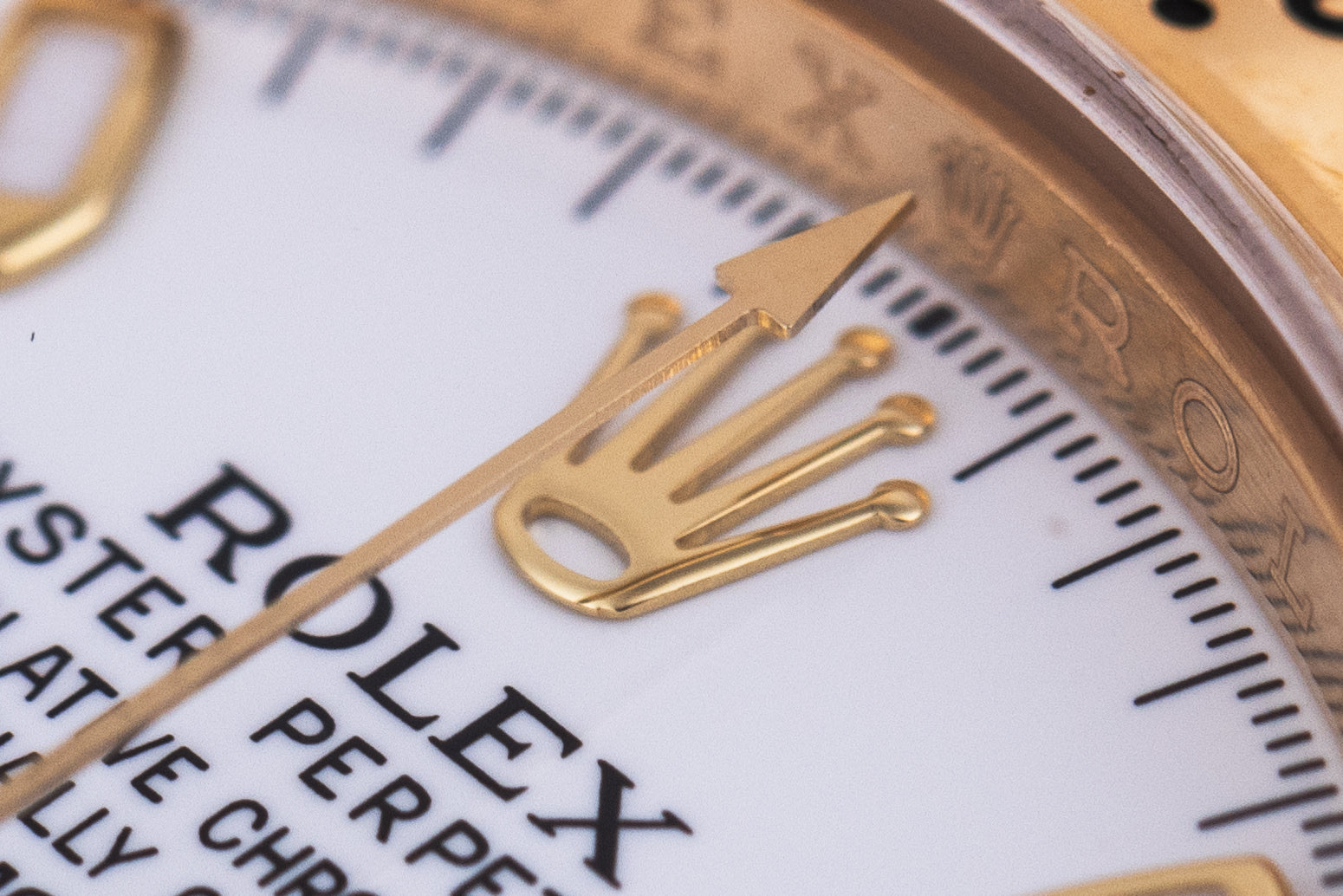 Rolex Daytona | REF. 116528 | White 'APH' Dial | Box & Papers | 2012 | 18k Yellow Gold