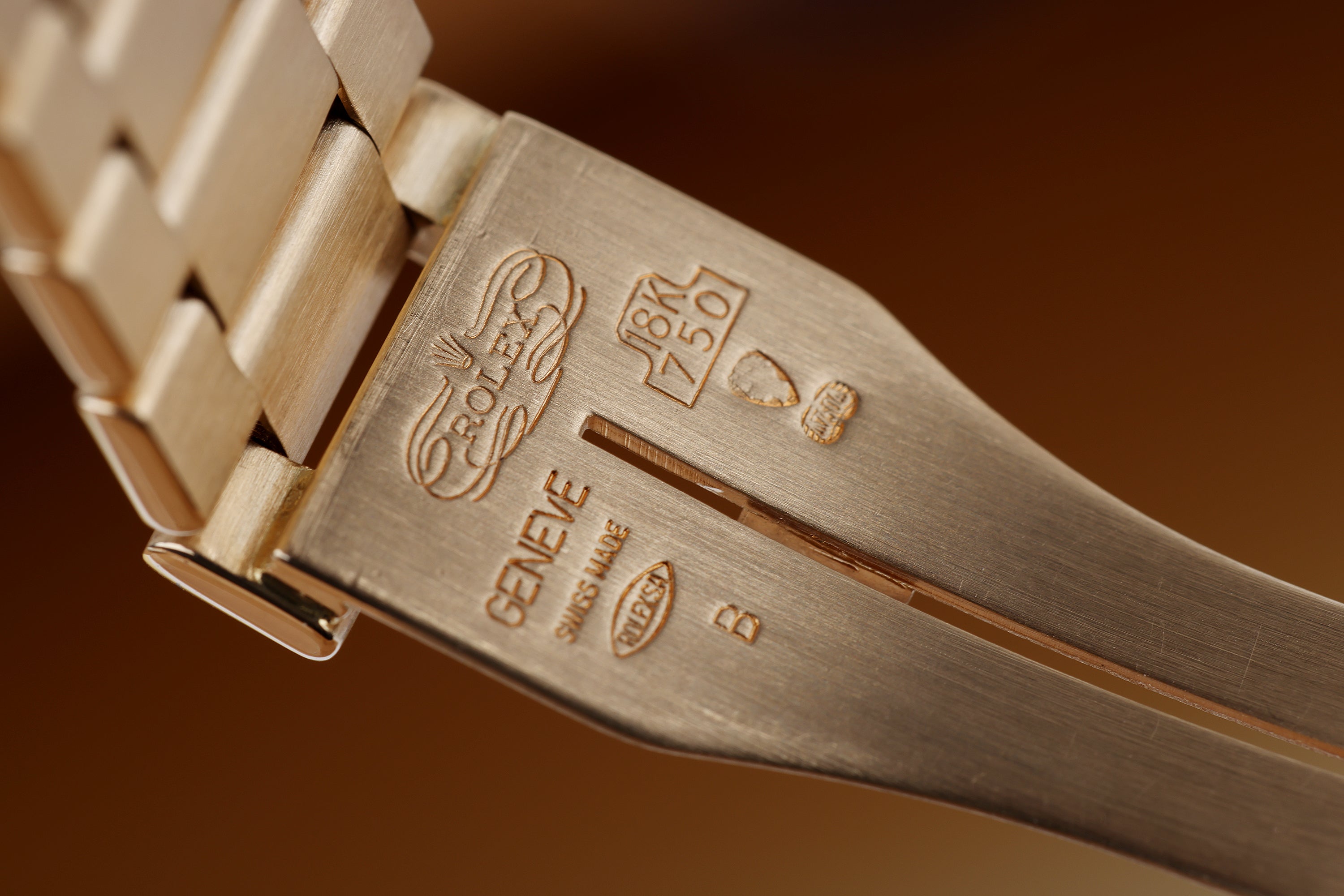 Rolex Cellini | REF. 4650 | Diamond Bezel | Gold Dial | 1976 | 18k Yellow Gold