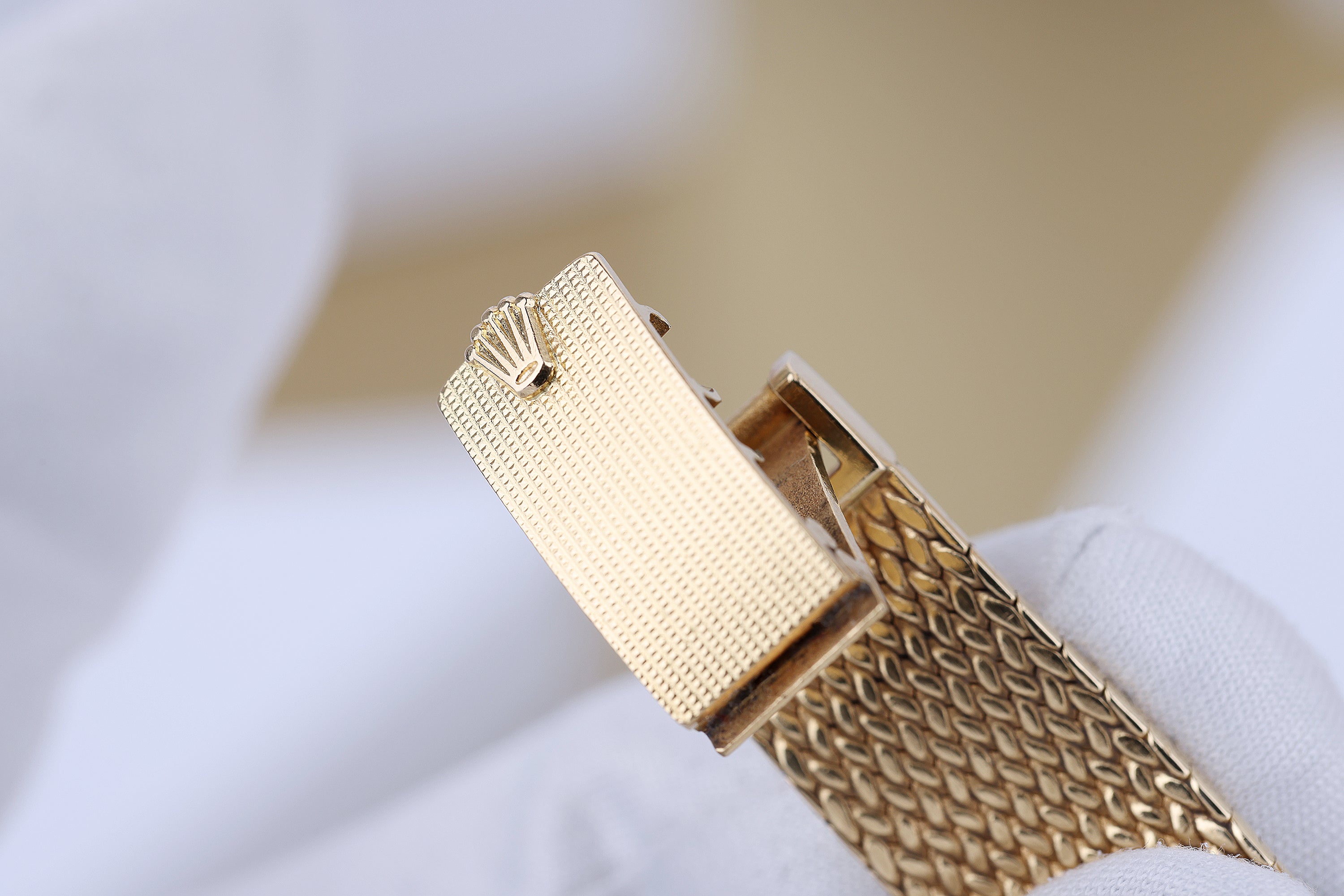 Ultra Rare Heptagon-Shaped Rolex Ladies Cellini | REF. 4637 | Diamond Bezel | 25mm | 18k Yellow Gold | Manual Wind | 1981