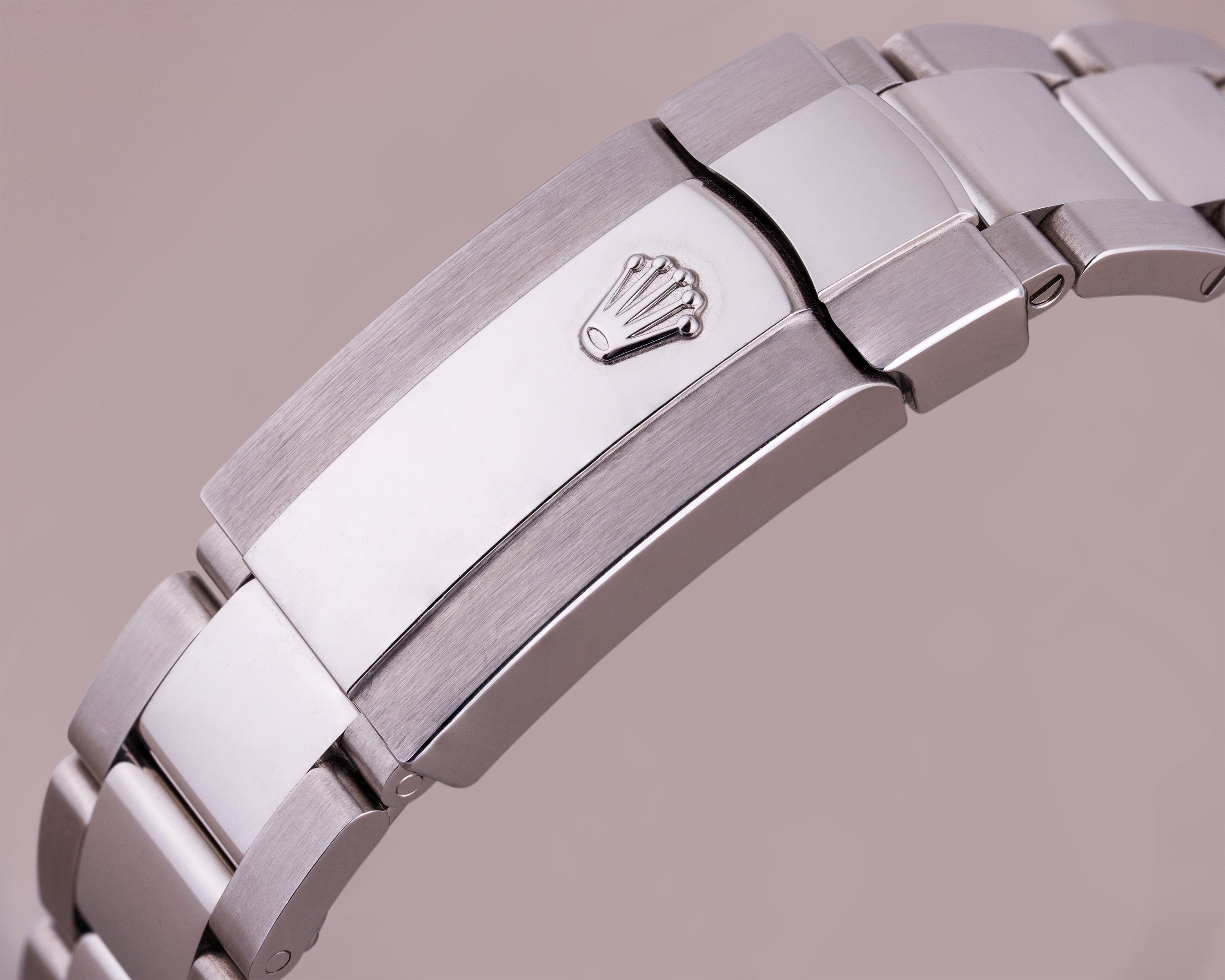 Rolex DateJust 36 | REF. 116200 | Silver Dial | Stainless Steel | Roulette Date Wheel | 2010s