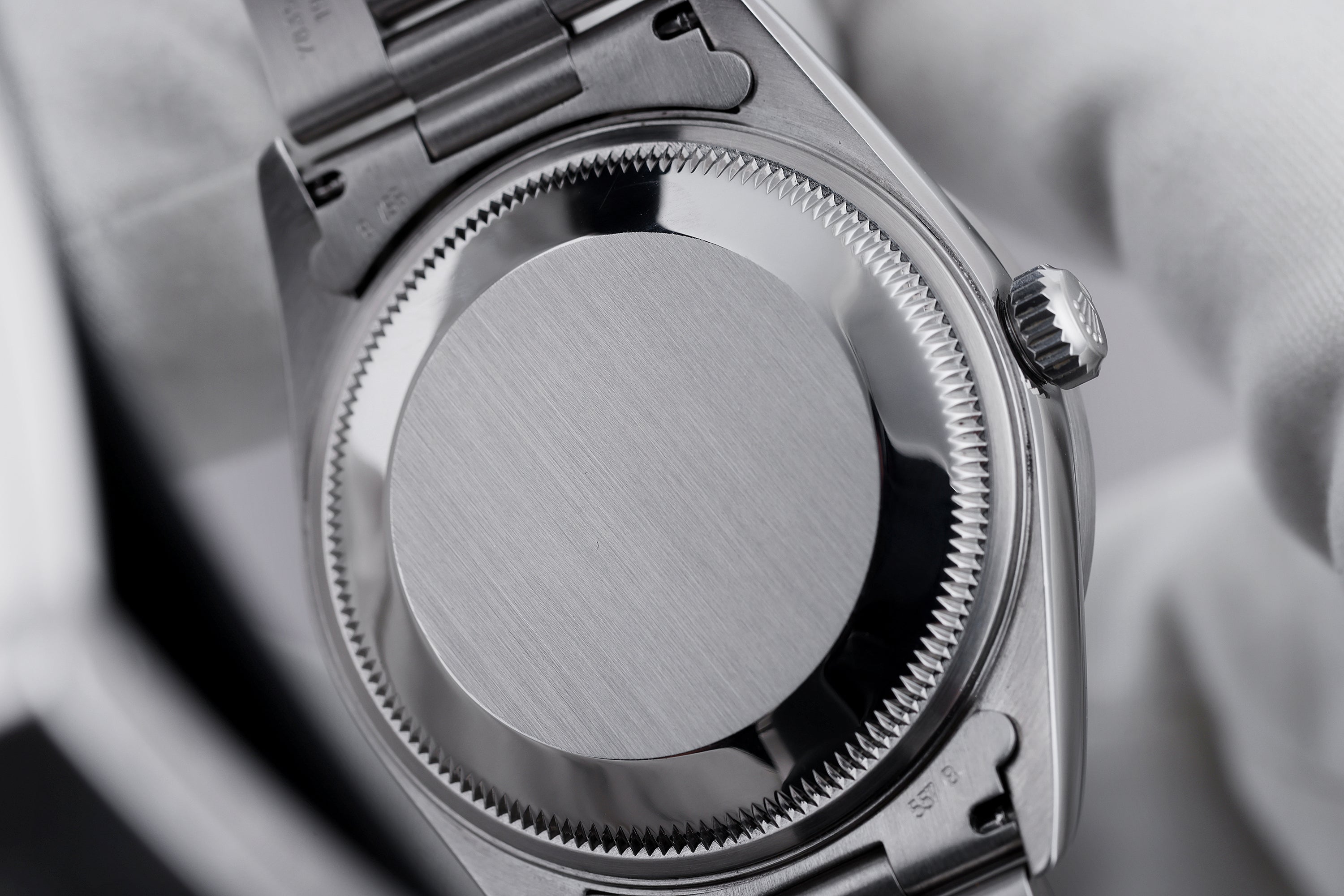 Rolex Date 34mm | REF. 15210 | White Dial | Engine Turned Bezel | Stainless Steel | 2001
