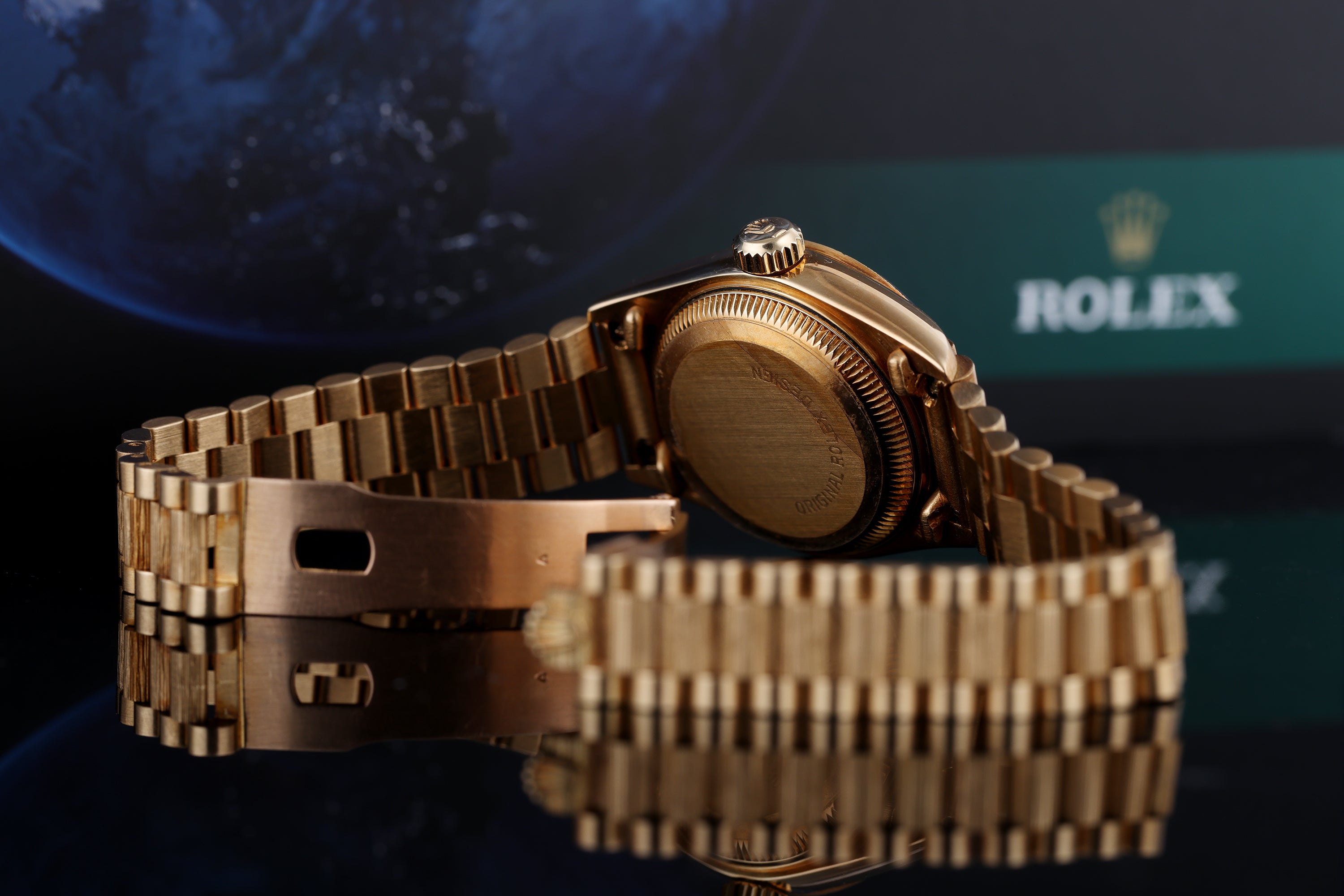 Rolex Lady DateJust 26mm | REF. 69018 | Morellis / Florentine Finish | Blue Diamond Dial | Box & Papers + Rolex Service Papers | 1994