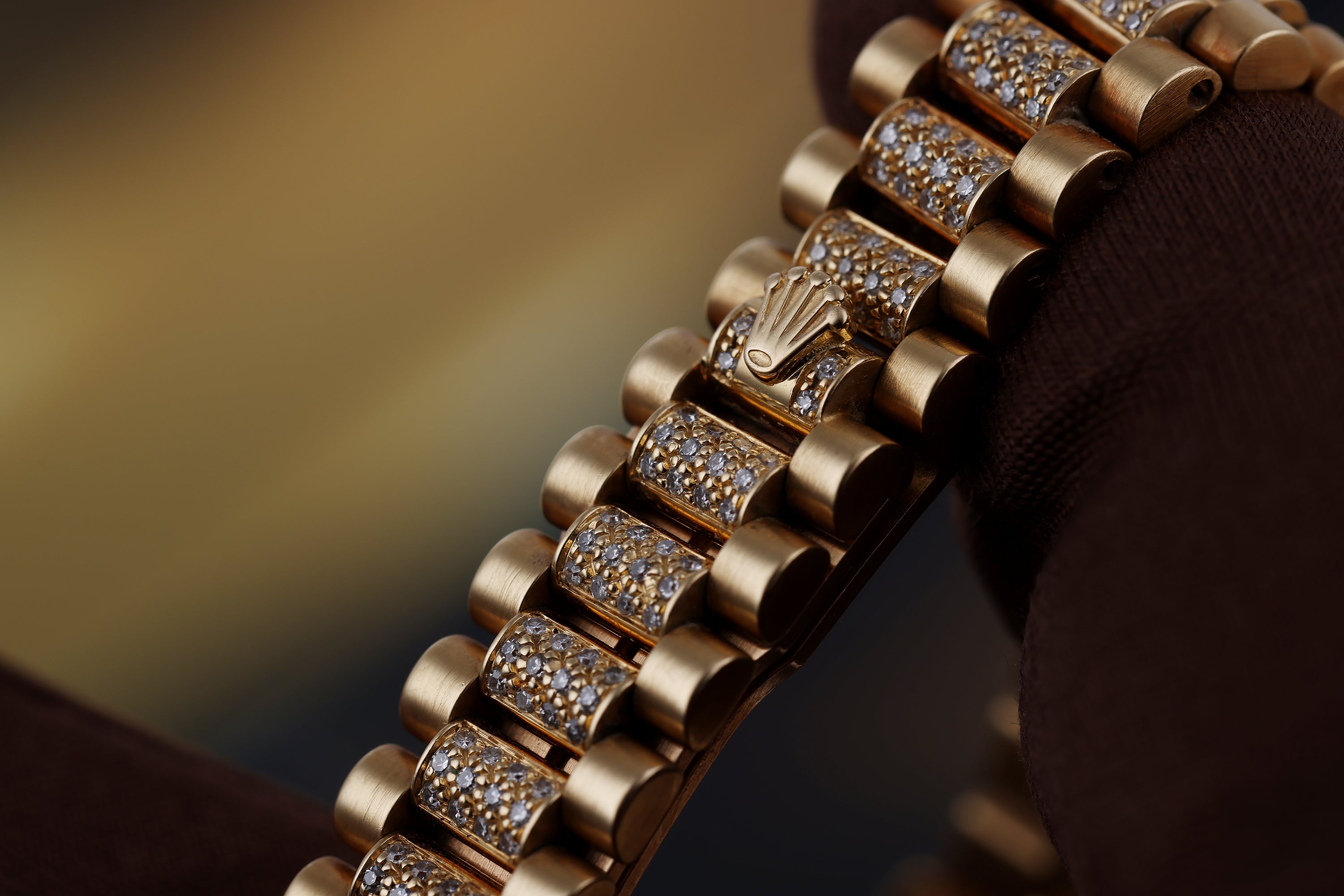 Rolex Lady DateJust | REF. 69138 | Gold Diamond Dial | 18k Yellow Gold