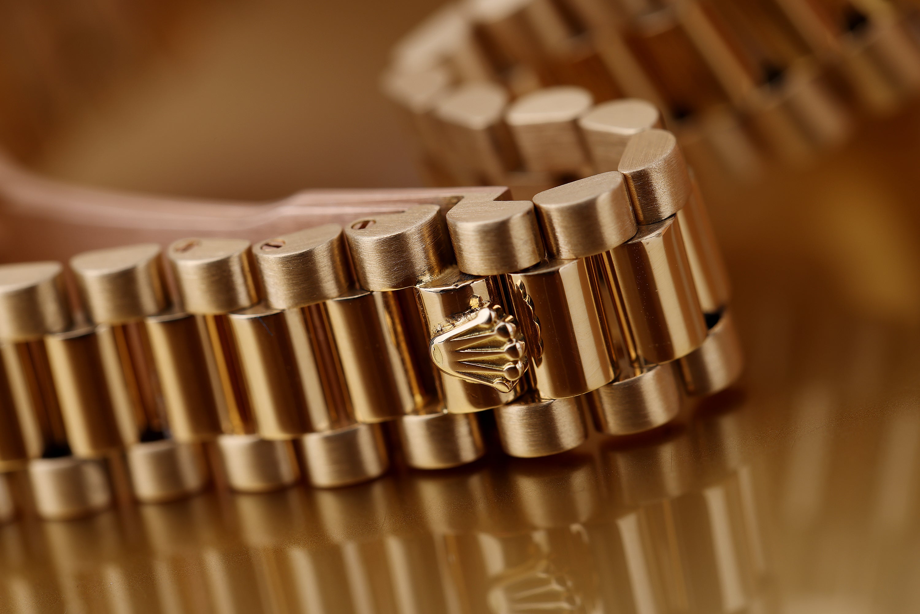 Rolex Lady DateJust 26mm | REF. 69178 | Gold Diamond Dial | 18k Yellow Gold | Box & Papers | 1987